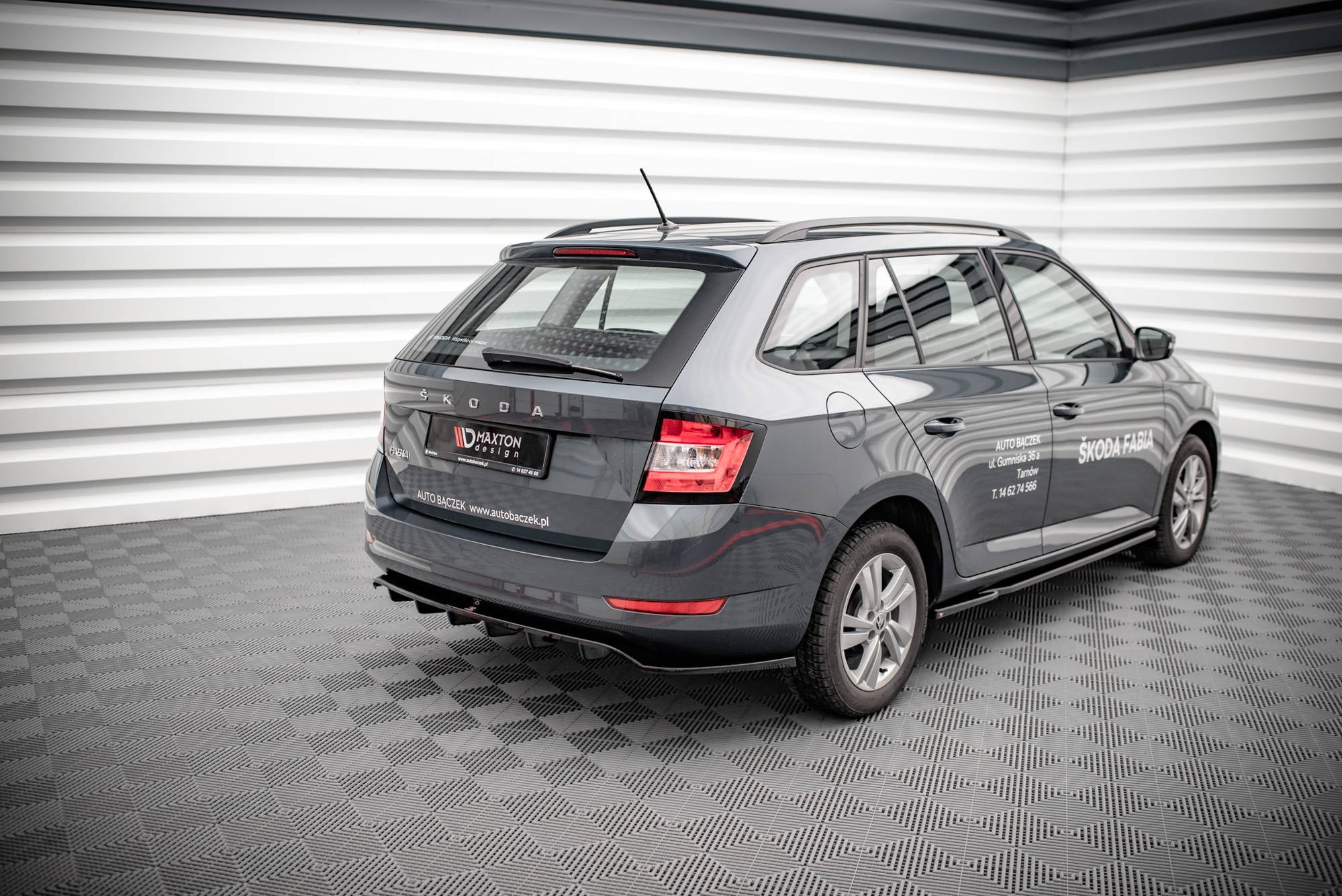 Maxton Design Splitter trasero (With Vertical Bars) para Skoda Fabia Combi Mk3 Facelift - imagen 2