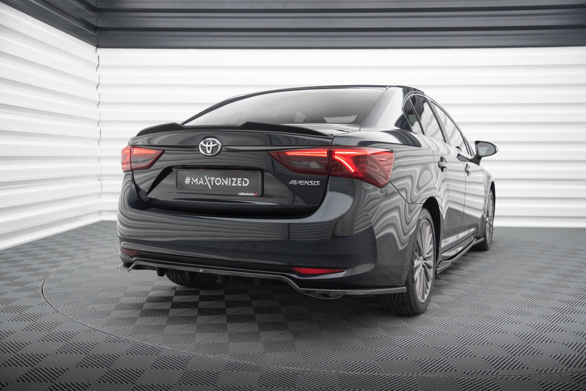 Maxton Design Splitter trasero (With Vertical Bars) para Toyota Avensis Sedan Mk3 Facelift - imagen 2