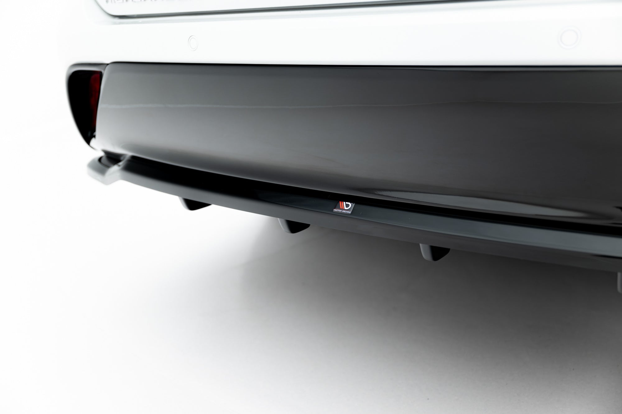 Maxton Design Splitter trasero (With Vertical Bars) para Toyota Highlander Mk4 - imagen 3