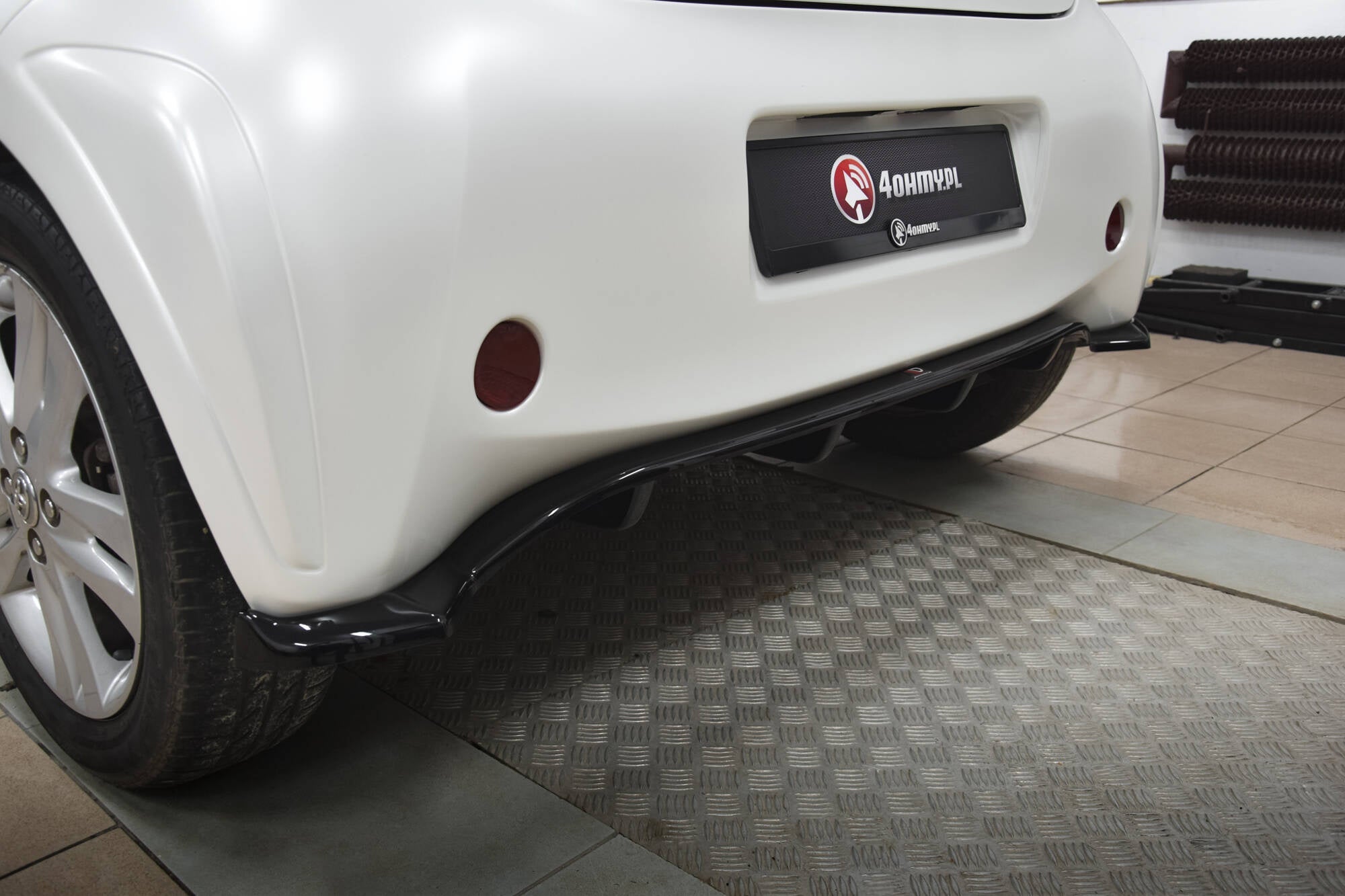 Maxton Design Splitter trasero (With Vertical Bars) para Toyota IQ - imagen 1