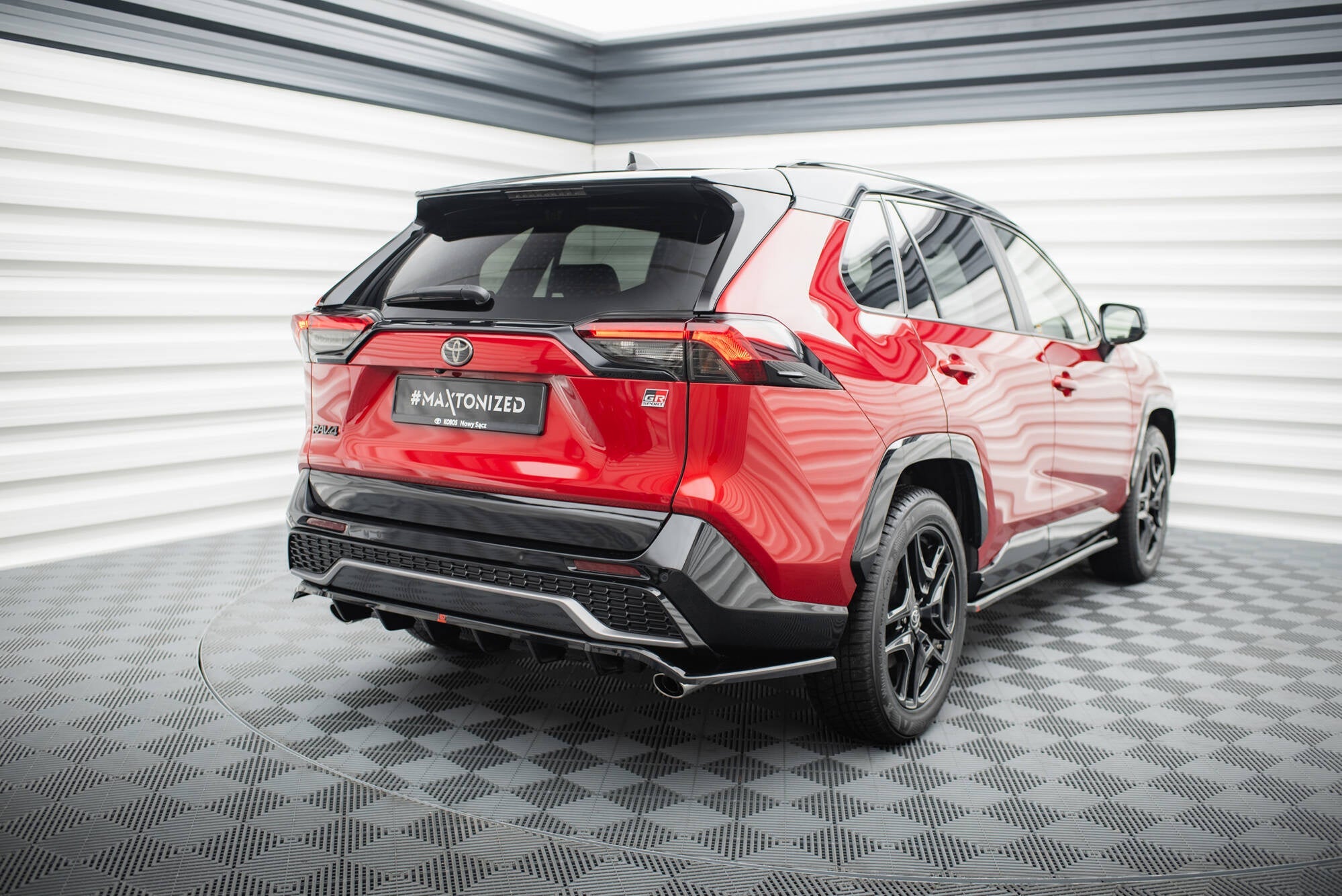 Maxton Design Splitter trasero (With Vertical Bars) para Toyota RAV4 GR Sport Mk5 - imagen 1