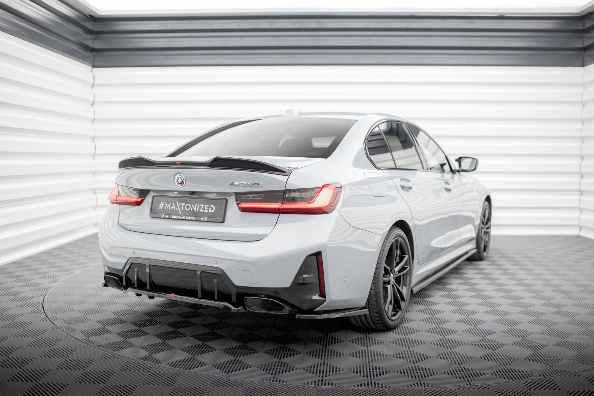Maxton Design Splitter trasero (With Vertical Bars) V.1 para BMW M340i G20 / G21 Facelift - imagen 3
