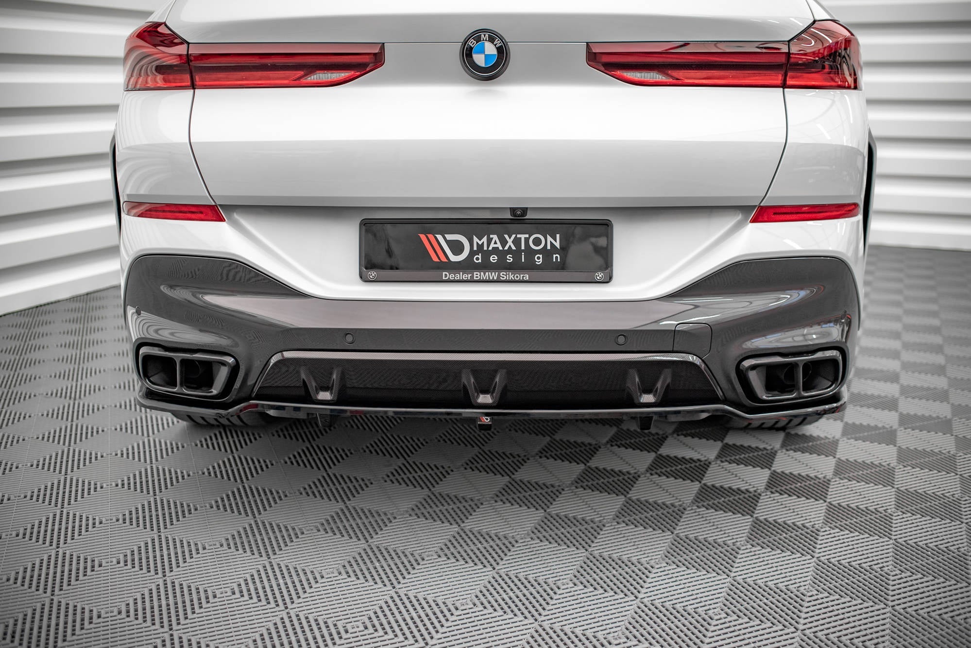 Maxton Design Splitter trasero (With Vertical Bars) V.1 para BMW X6 M-Pack G06 - imagen 2