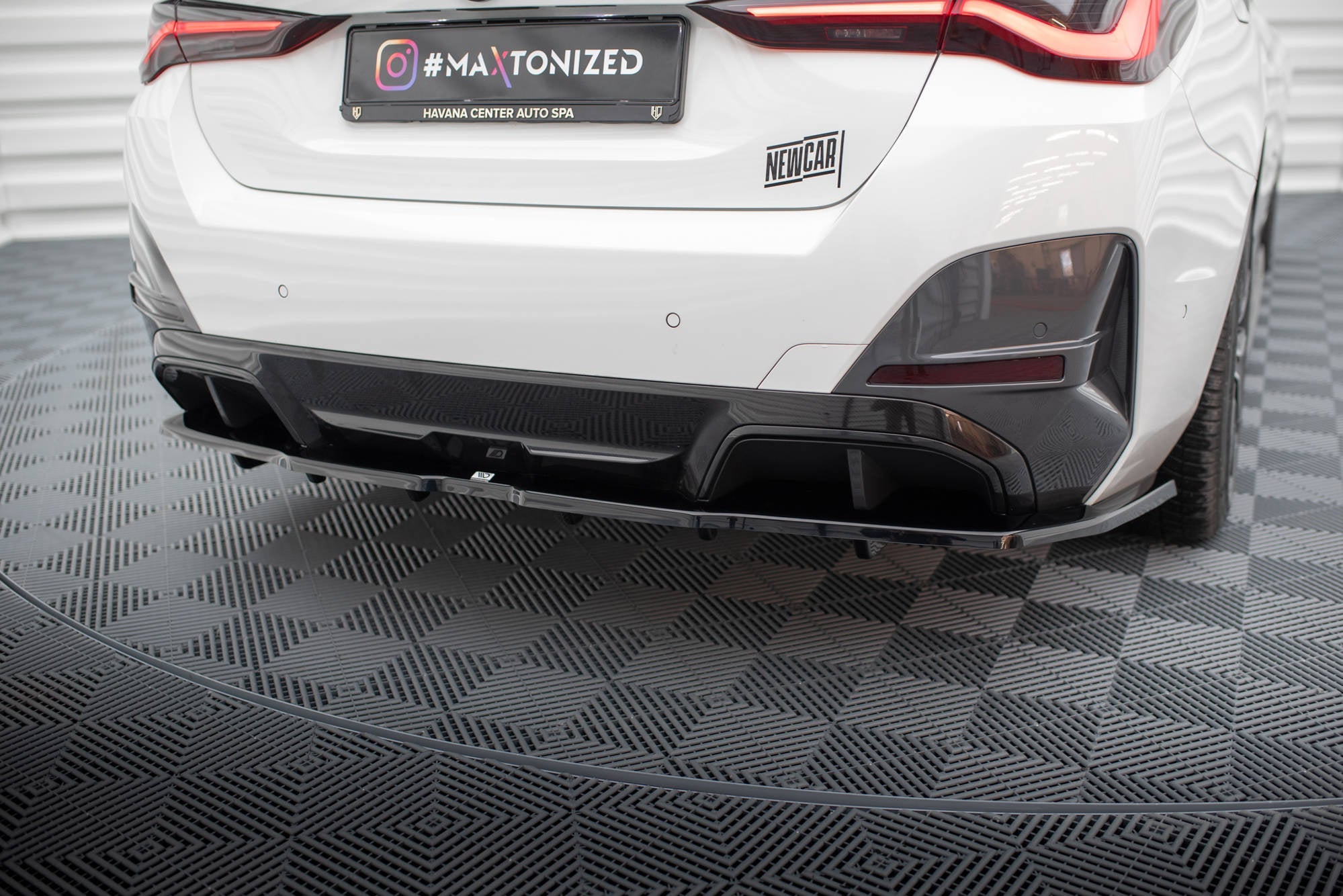 Maxton Design Splitter trasero (With Vertical Bars) V.1 para BMW i4 M-Pack G26 - imagen 1