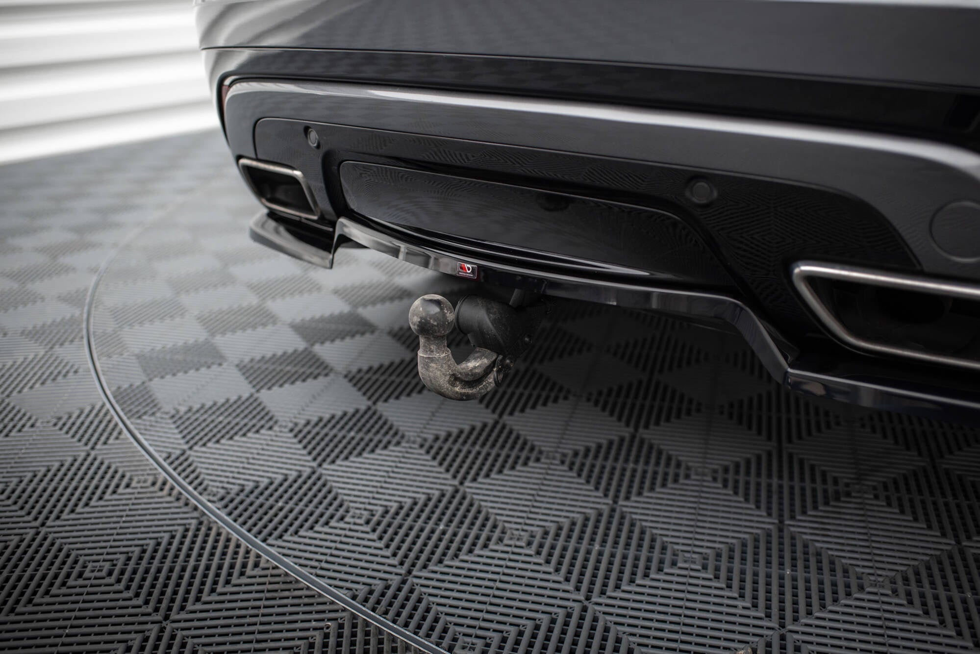 Maxton Design Splitter trasero (With Vertical Bars) V.1 para Land Rover Range Rover Velar R-Dynamic Mk1 - imagen 2