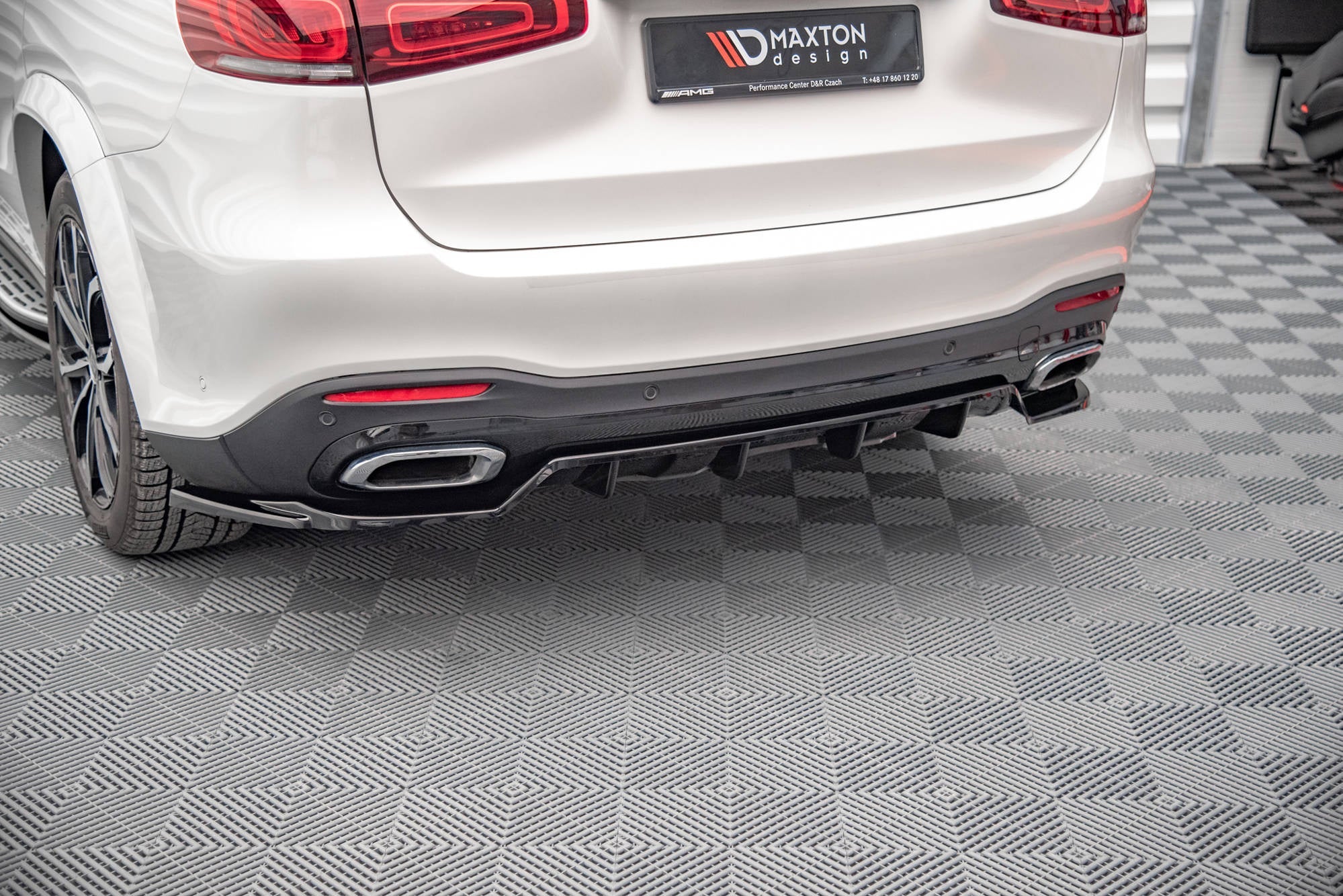Maxton Design Splitter trasero (With Vertical Bars) V.1 para Mercedes-Benz GLS AMG-Line X167 - imagen 3