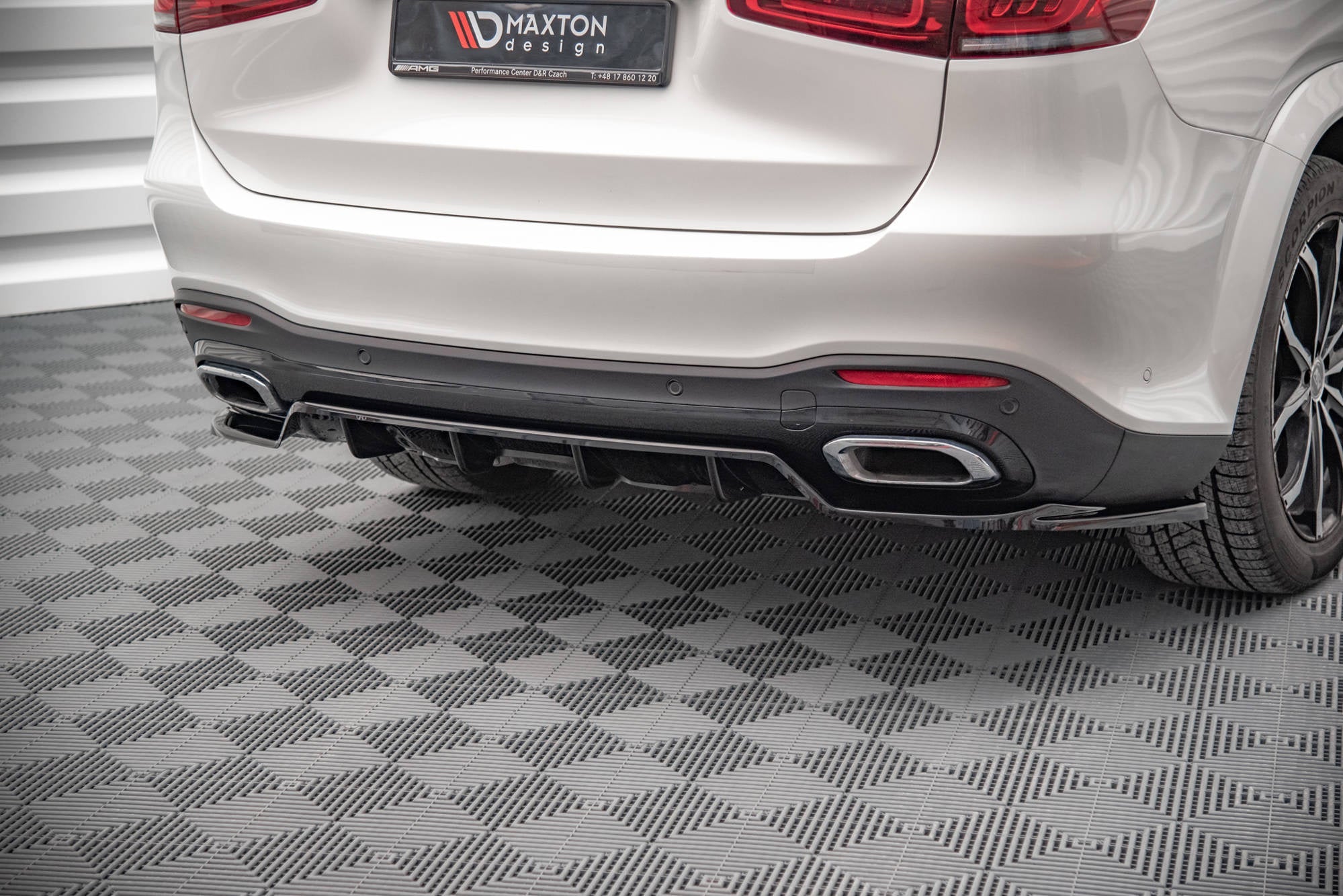Maxton Design Splitter trasero (With Vertical Bars) V.1 para Mercedes-Benz GLS AMG-Line X167 - imagen 1