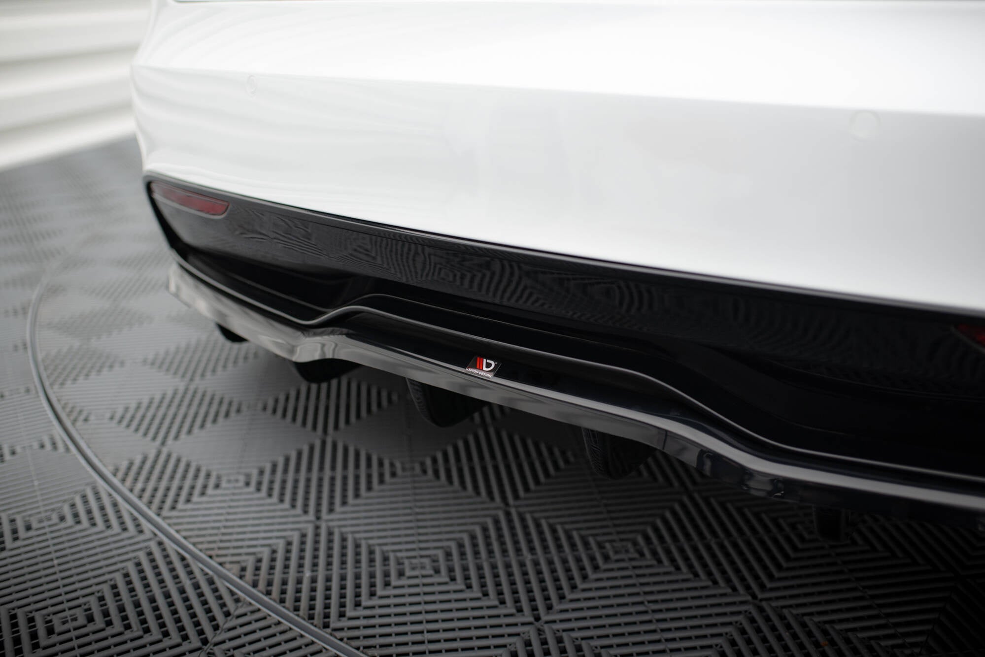 Maxton Design Splitter trasero (With Vertical Bars) V.1 para Tesla Model S Plaid Mk1 Facelift - imagen 3