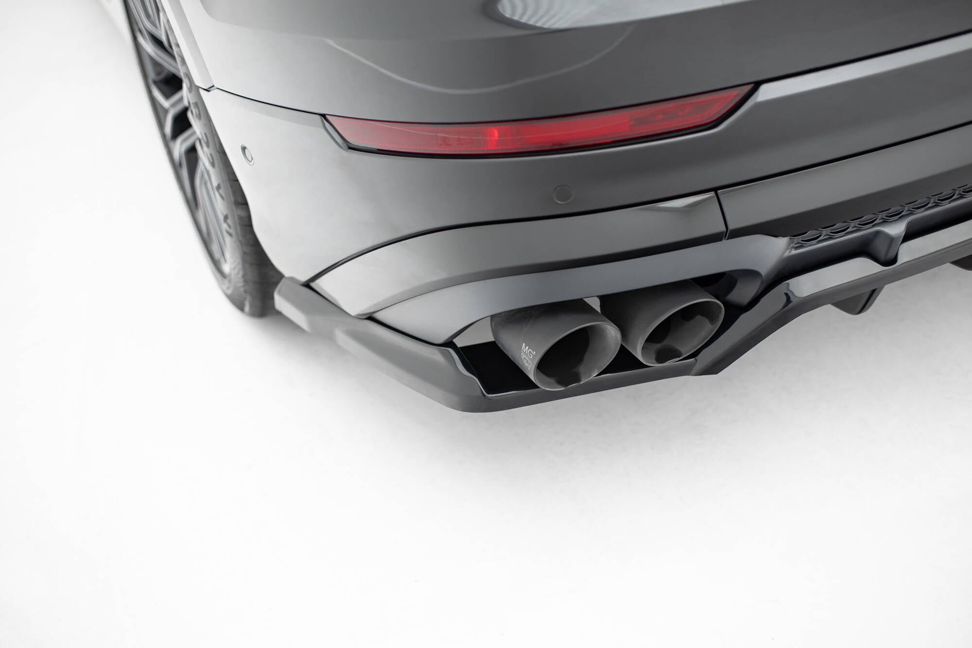 Maxton Design Splitter trasero (With Vertical Bars) V.2 para Audi SQ8 / Q8 S-Line Mk1 Facelift - imagen 3