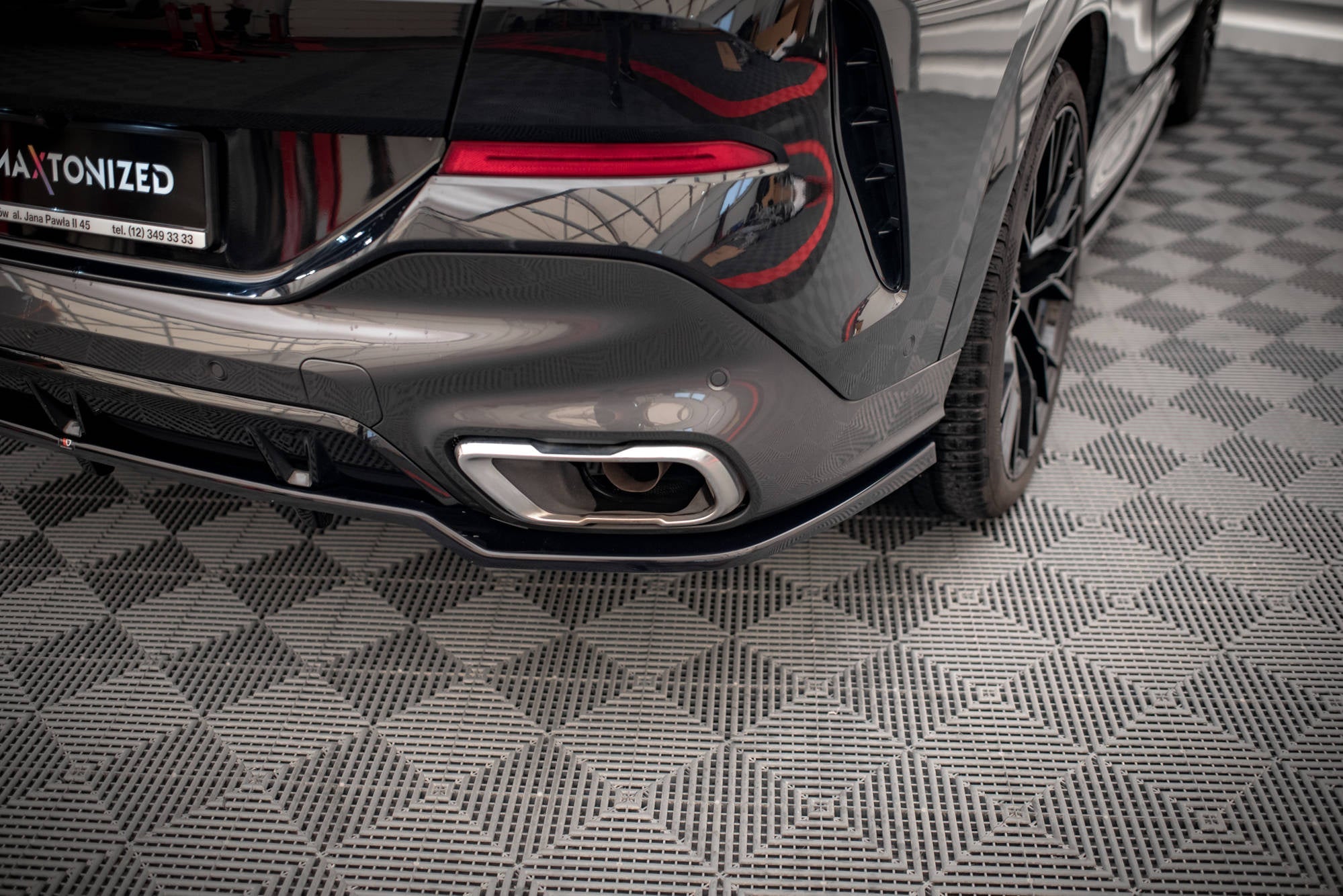 Maxton Design Splitter trasero (With Vertical Bars) V.2 para BMW X6 M-Pack G06 - imagen 2