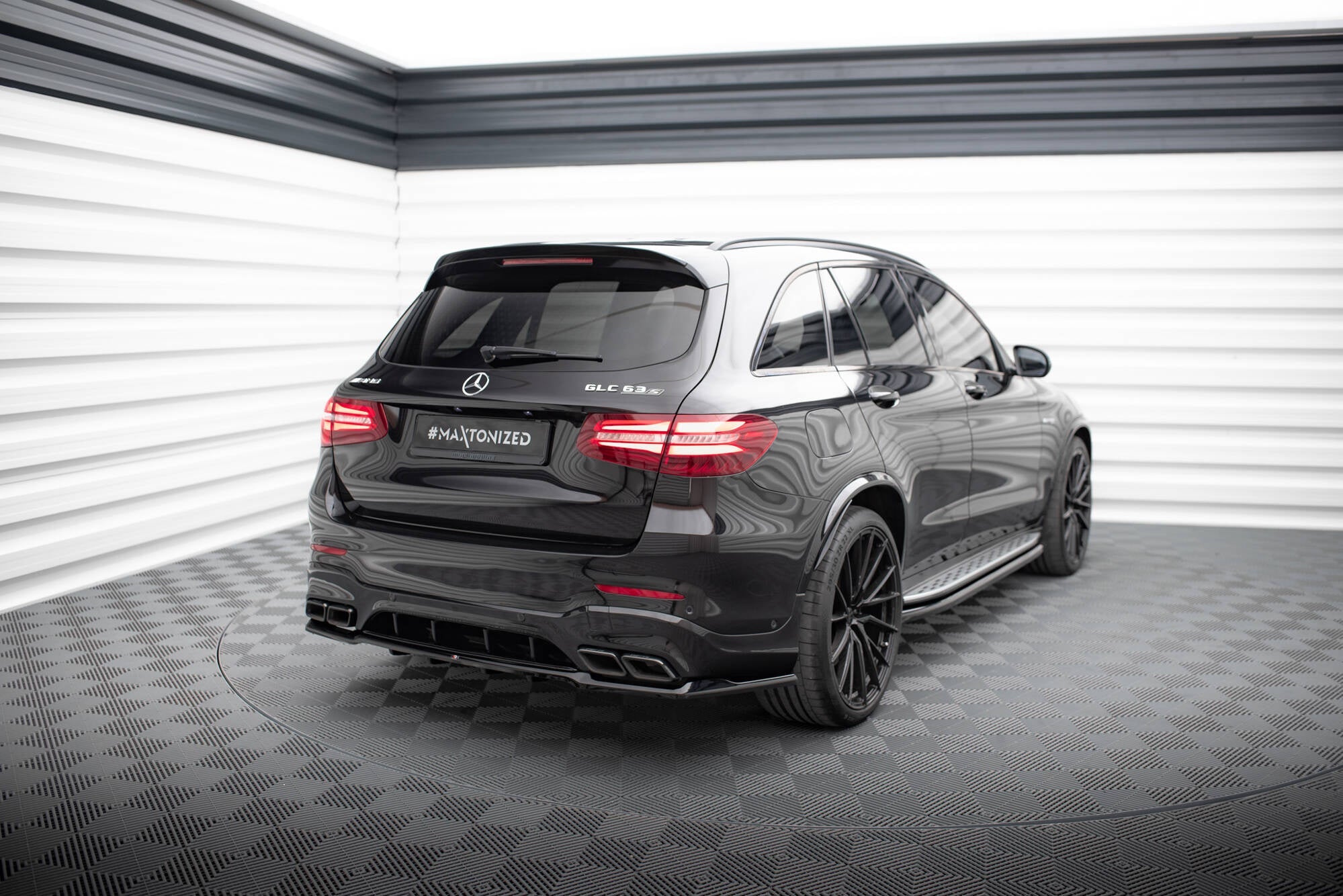 Maxton Design Splitter trasero (With Vertical Bars) V.2 para Mercedes-AMG GLC 63 SUV X253 - imagen 2