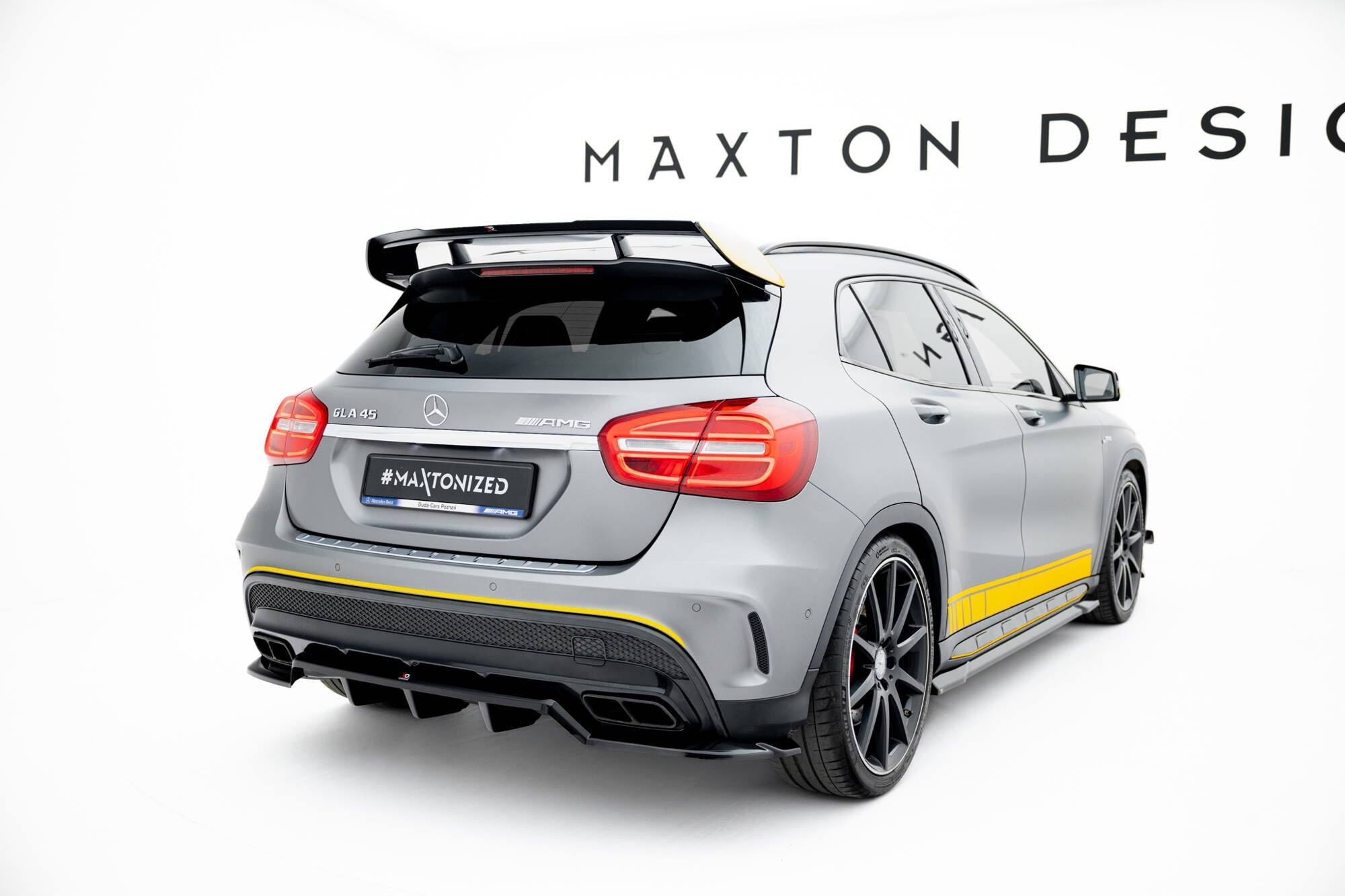 Maxton Design Splitter trasero (With Vertical Bars) V.2 para Mercedes-Benz GLA 45 AMG X156 - imagen 1