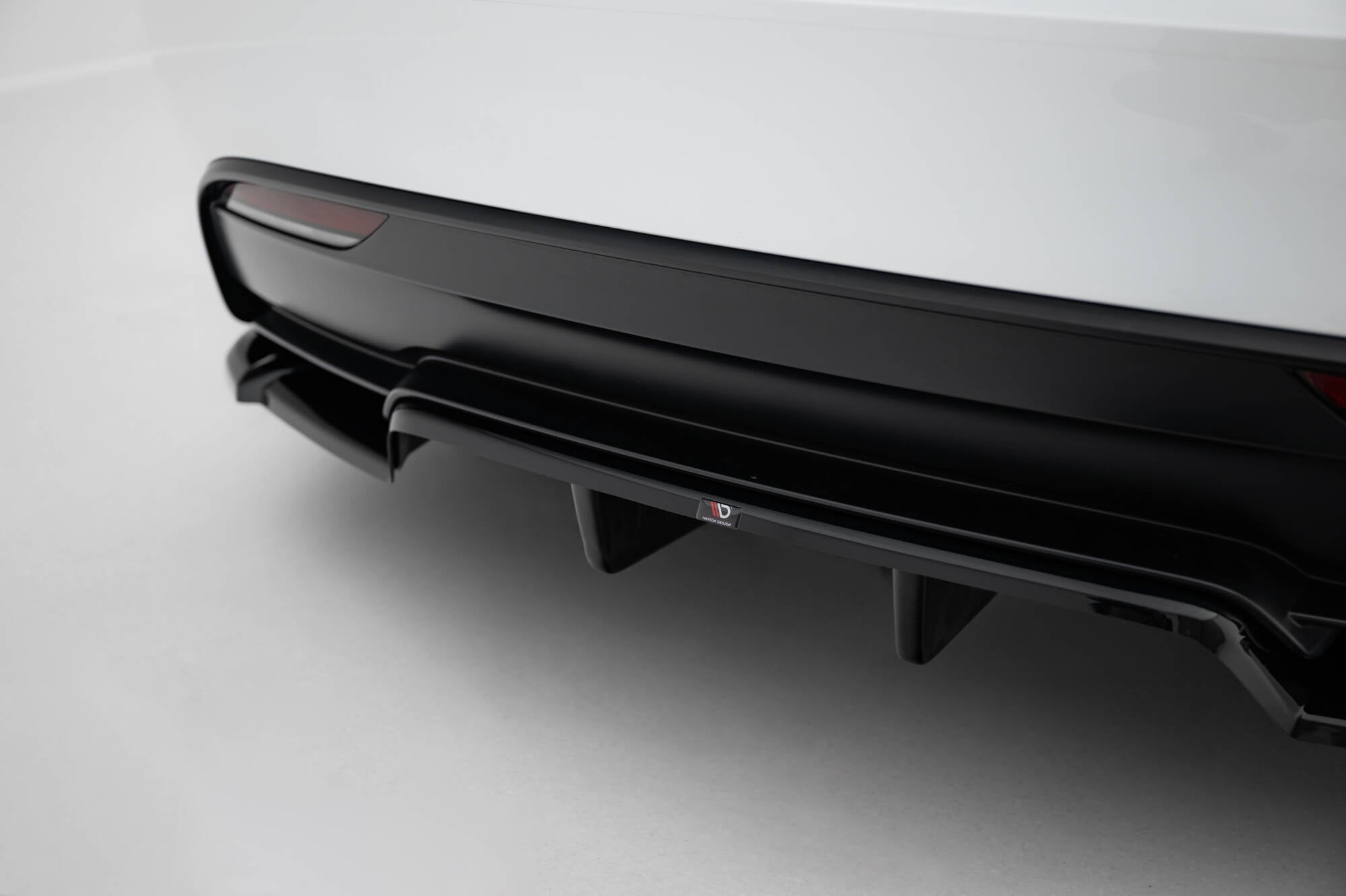 Maxton Design Splitter trasero (With Vertical Bars) V.2 para Tesla Model 3 Performance Mk1 Facelift - imagen 3