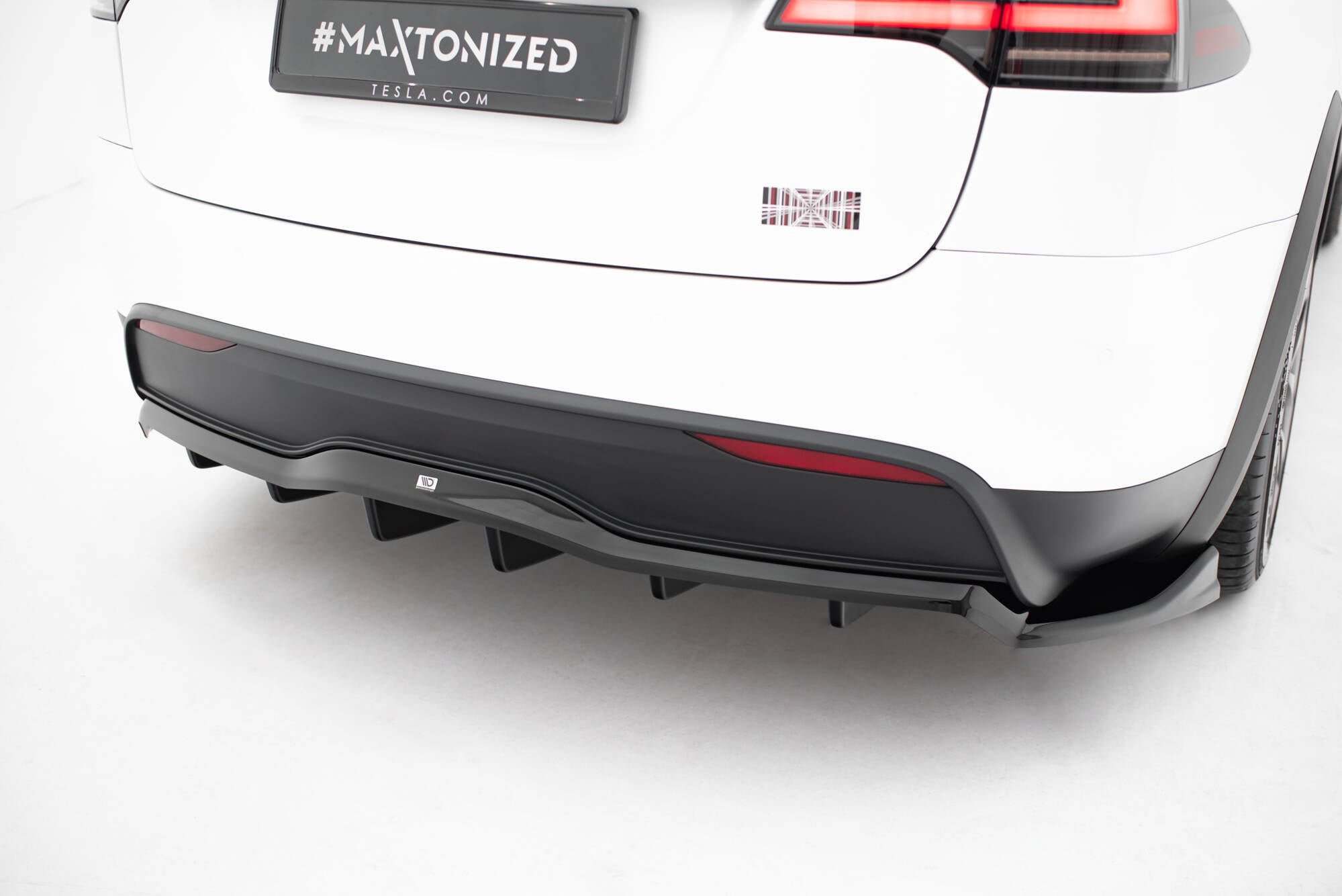 Maxton Design Splitter trasero (With Vertical Bars) V.2 para Tesla Model X Mk1 Facelift - imagen 2