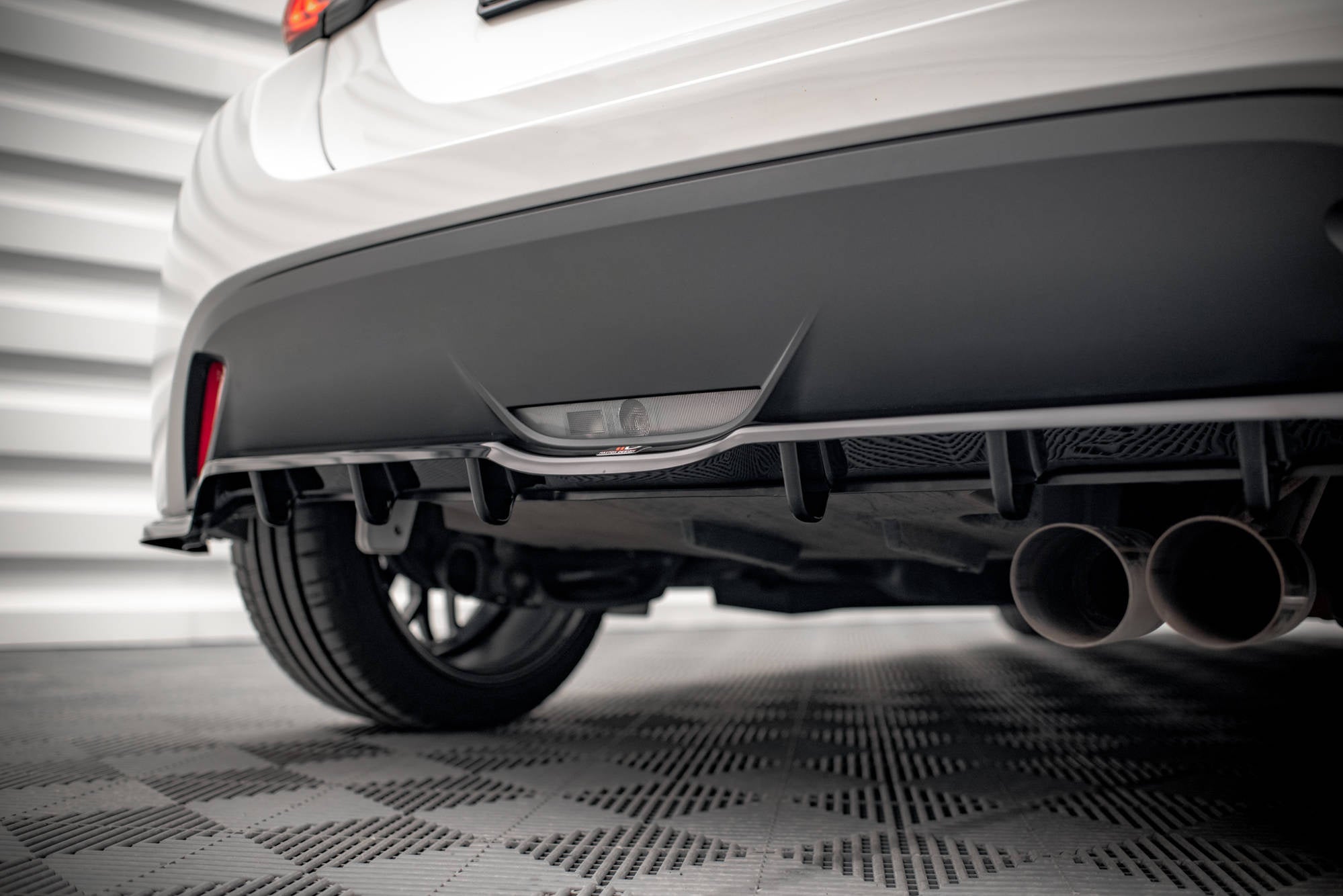 Maxton Design Splitter trasero (With Vertical Bars) V.2 para Toyota Yaris Mk4 - imagen 3