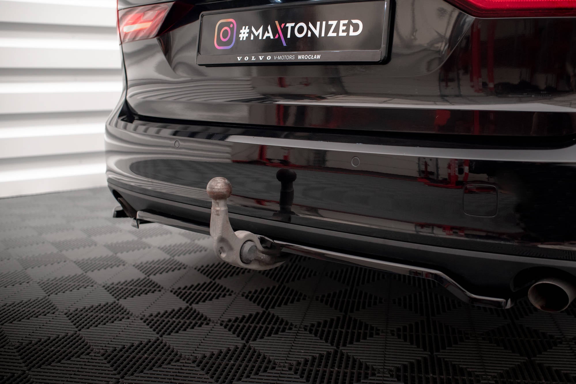 Maxton Design Splitter trasero (With Vertical Bars) V.2 para Volvo V90 Mk2 - imagen 3