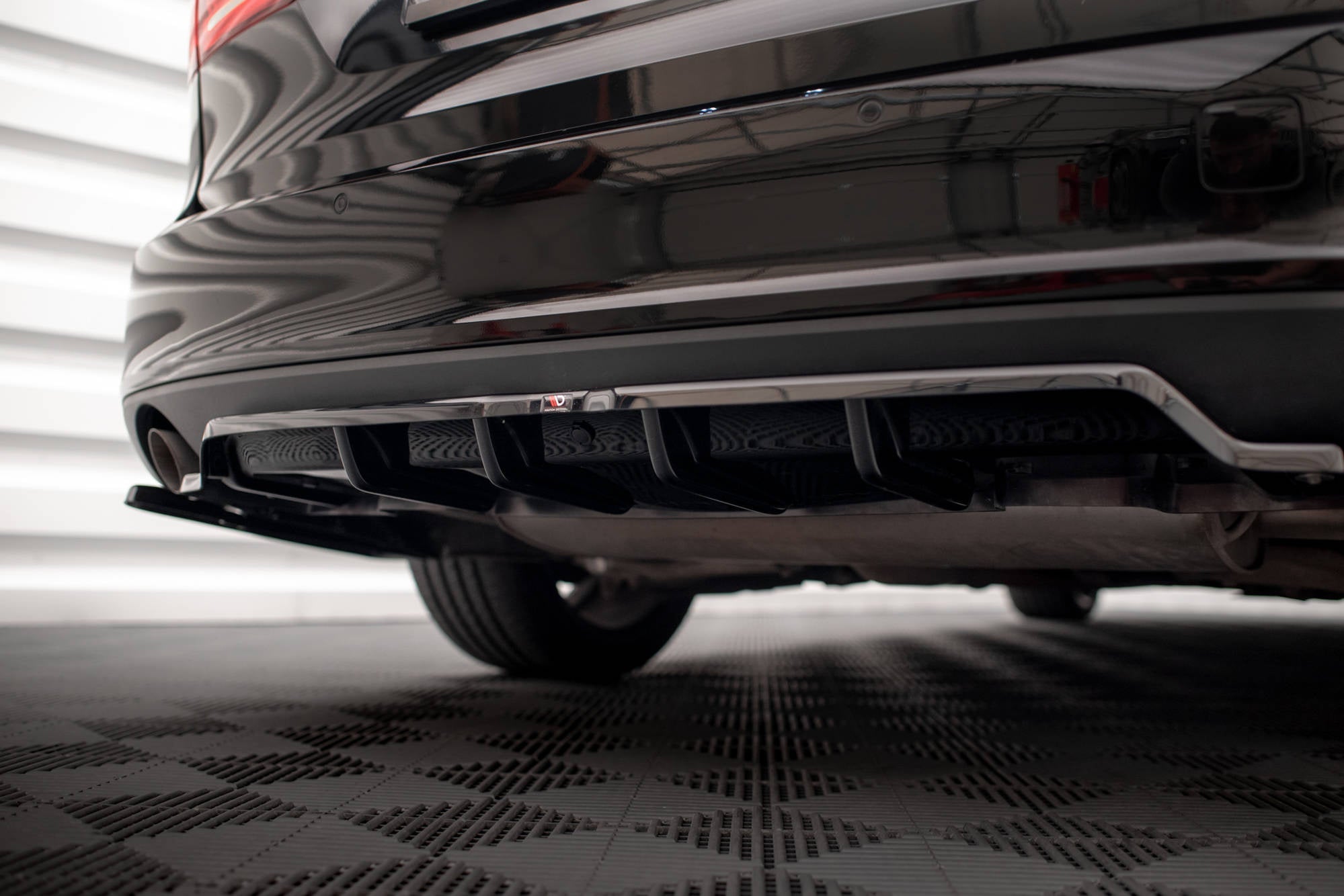 Maxton Design Splitter trasero (With Vertical Bars) V.2 para Volvo V90 Mk2 - imagen 5
