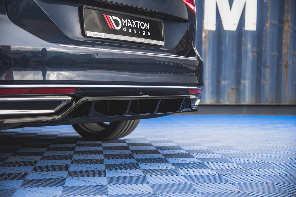 Maxton Design Splitter trasero (With Vertical Bars) para Volkswagen Passat B8 - imagen 2