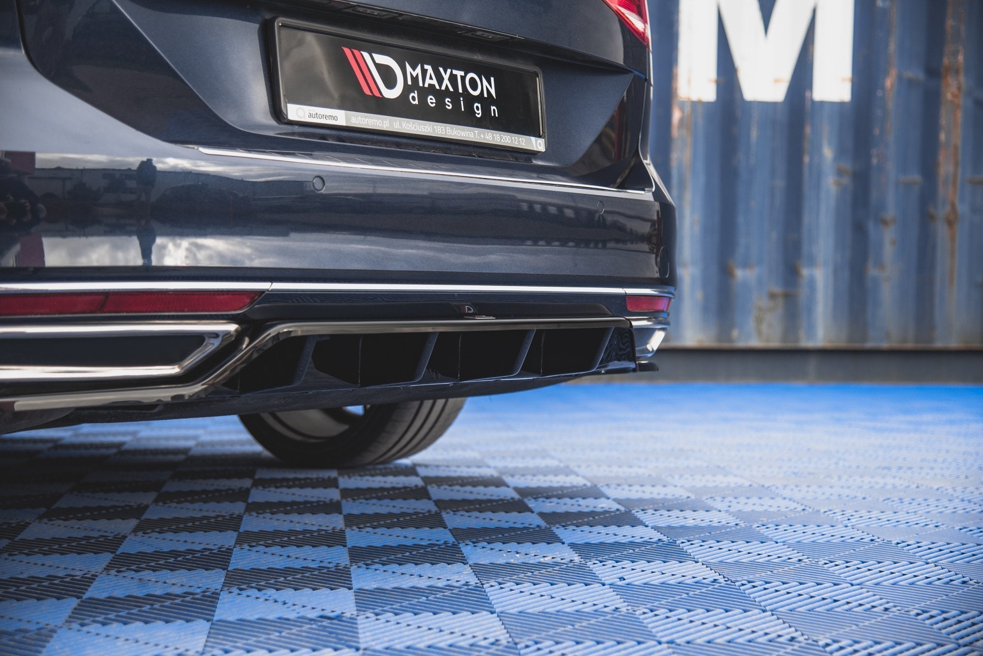 Maxton Design Splitter trasero (With Vertical Bars) para Volkswagen Passat B8 - imagen 2