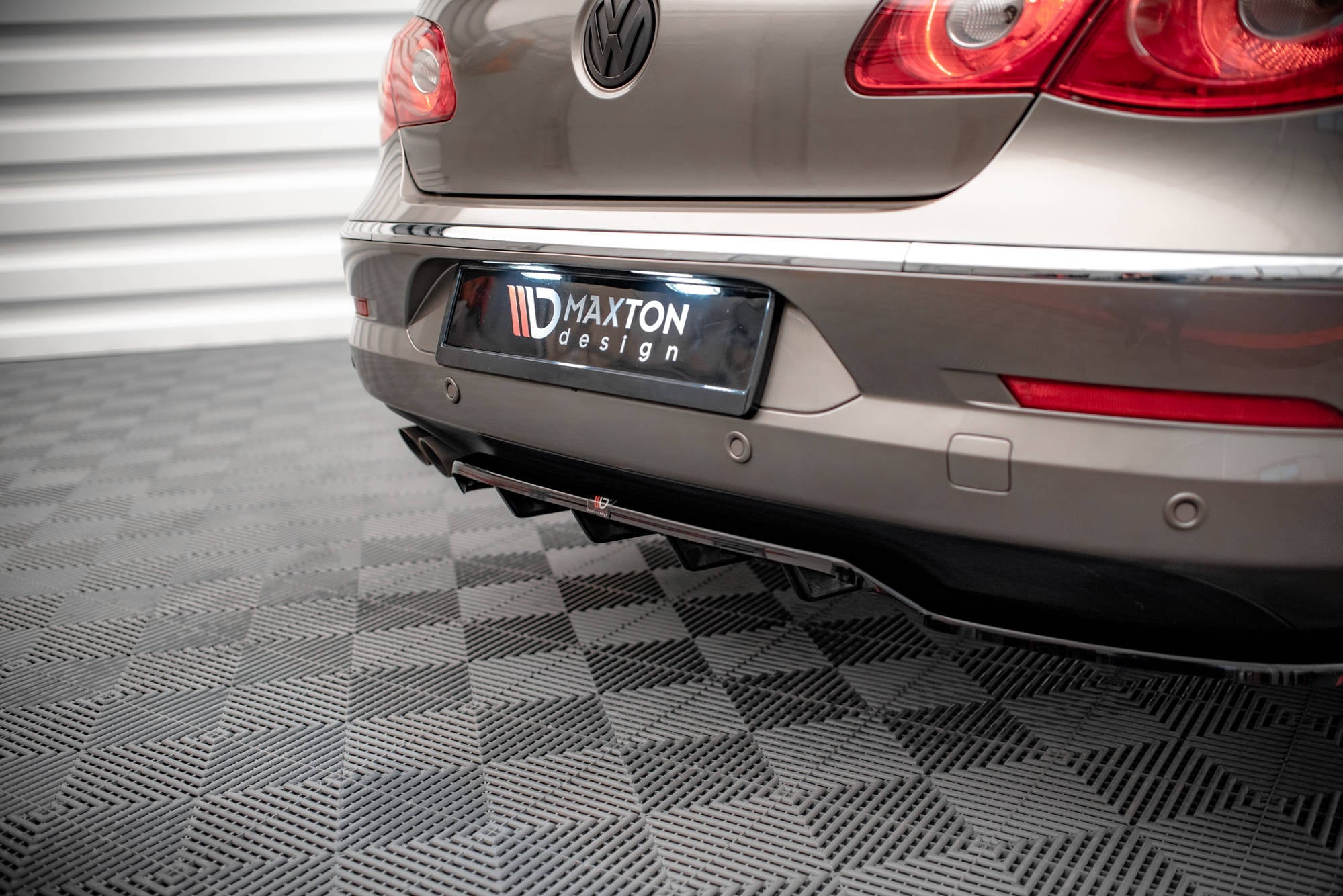 Maxton Design Splitter trasero (With Vertical Bars) para Volkswagen Passat CC - imagen 2