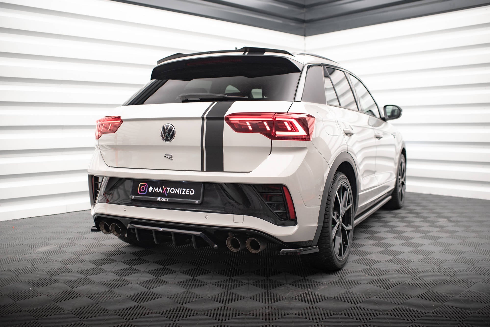 Maxton Design Splitter trasero (With Vertical Bars) para Volkswagen T-Roc R / R-Line Mk1 Facelift - imagen 2