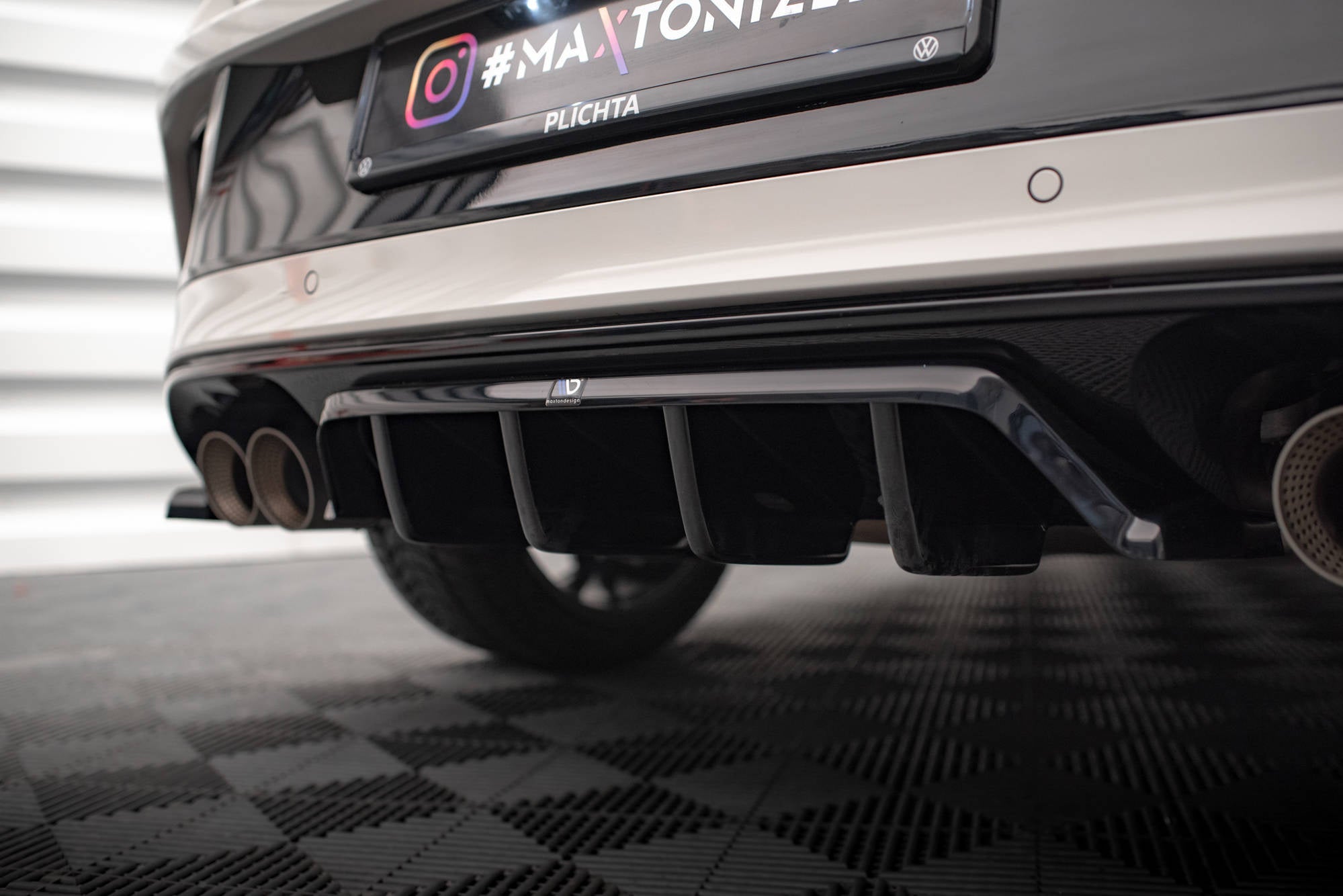 Maxton Design Splitter trasero (With Vertical Bars) para Volkswagen T-Roc R / R-Line Mk1 Facelift - imagen 4