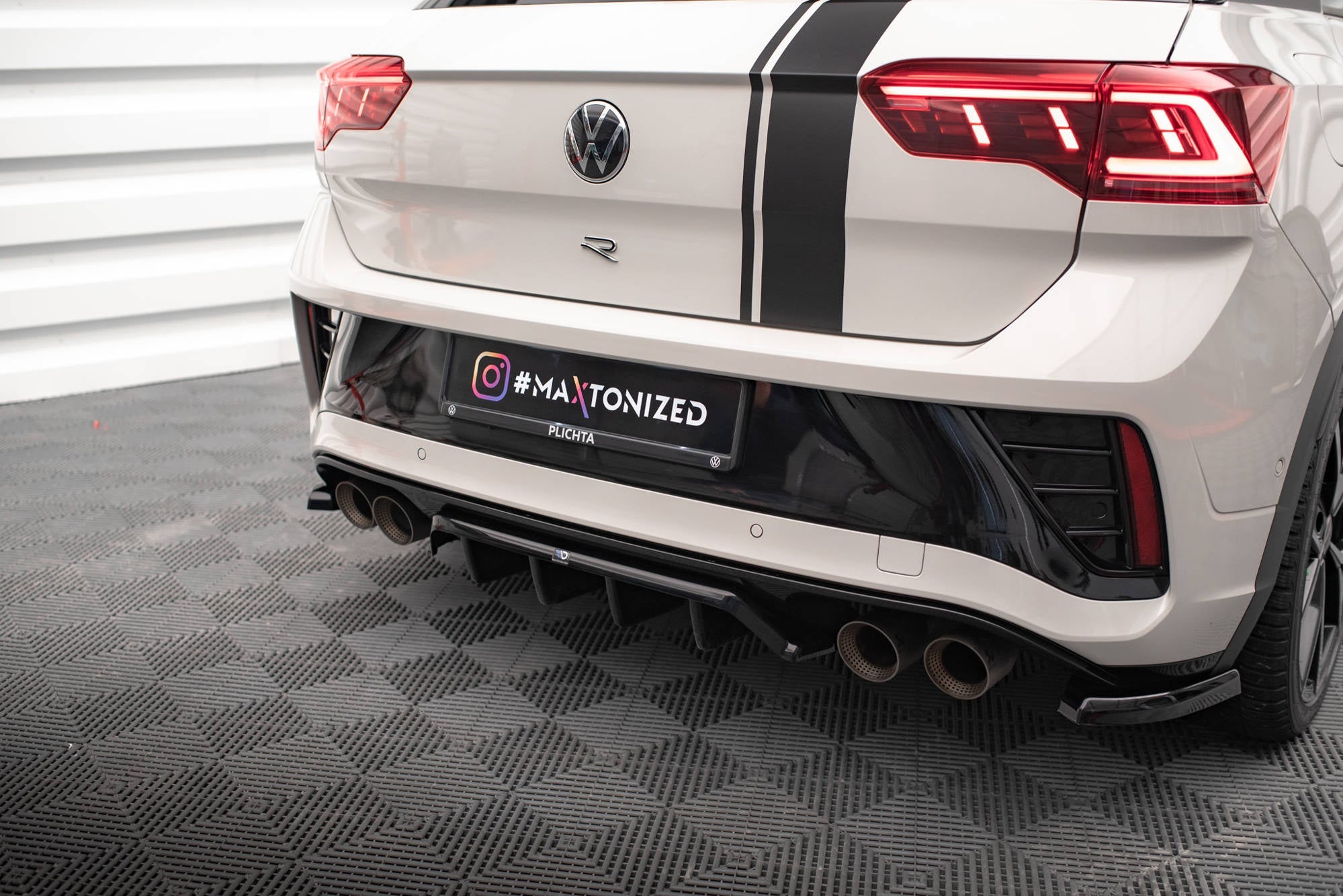 Maxton Design Splitter trasero (With Vertical Bars) para Volkswagen T-Roc R / R-Line Mk1 Facelift - imagen 1