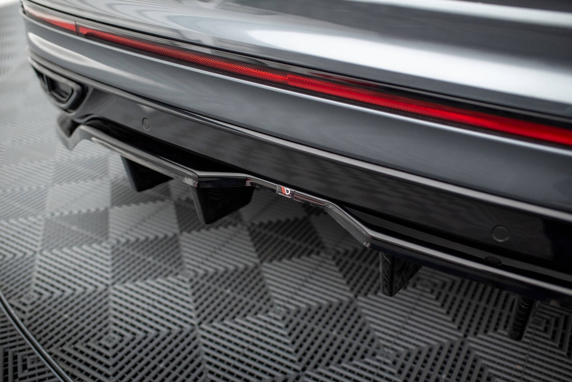 Maxton Design Splitter trasero (With Vertical Bars) para Volkswagen Tiguan Allspace R-Line Mk2 Facelift - imagen 3