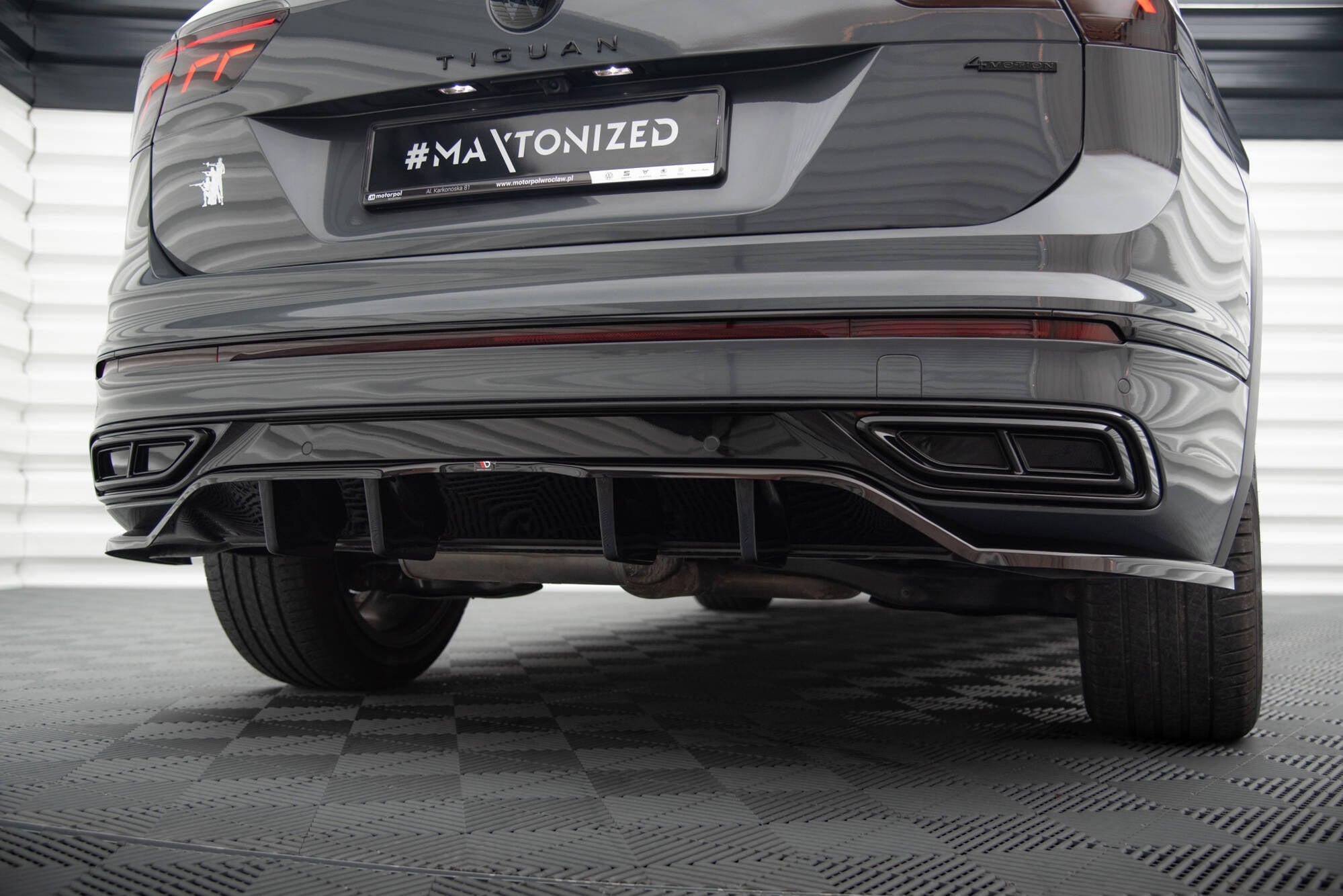 Maxton Design Splitter trasero (With Vertical Bars) para Volkswagen Tiguan R-Line Mk2 Facelift - imagen 4