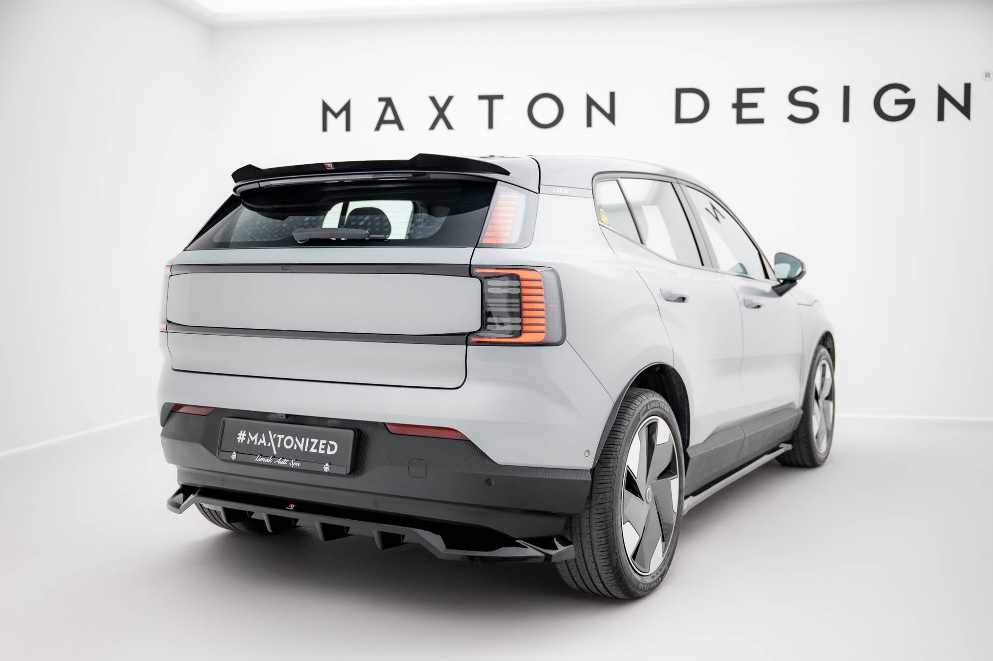 Maxton Design Splitter trasero (With Vertical Bars) para Volvo EX30 Mk1 - imagen 1