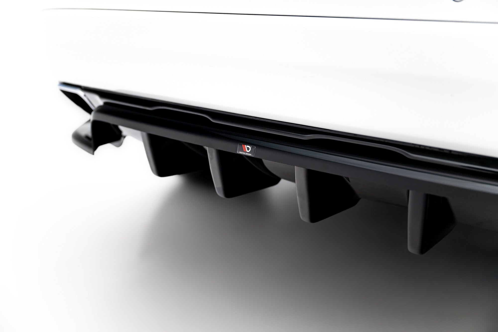 Maxton Design Splitter trasero (With Vertical Bars) para Volvo XC60 Mk1 Facelift - imagen 2