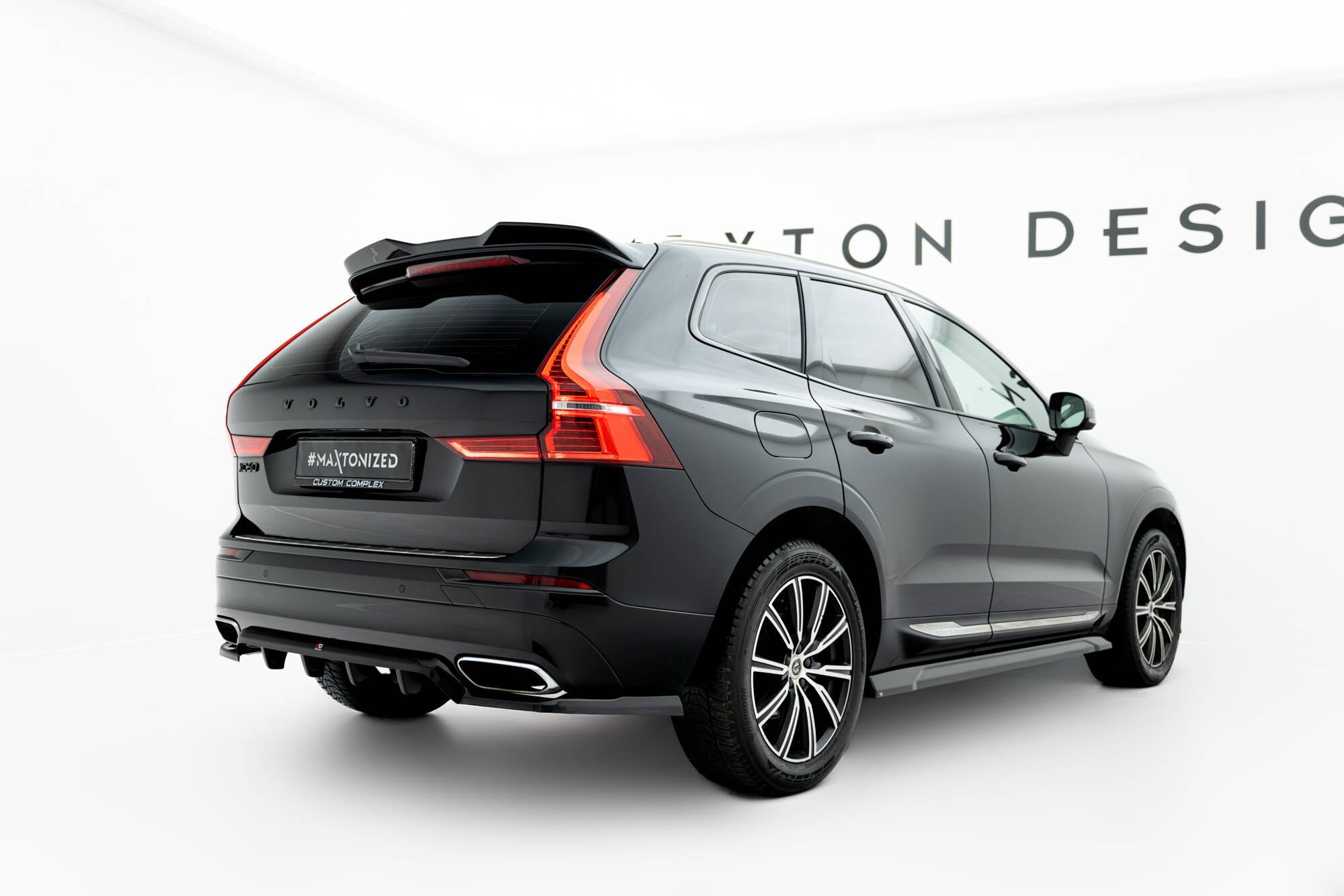 Maxton Design Splitter trasero (With Vertical Bars) para Volvo XC60 Mk2 - imagen 1