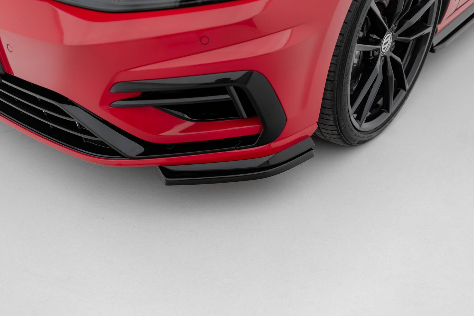 Maxton Design Front Side Splitters para Volkswagen Golf R / R-Line Mk7 Facelift - imagen 4