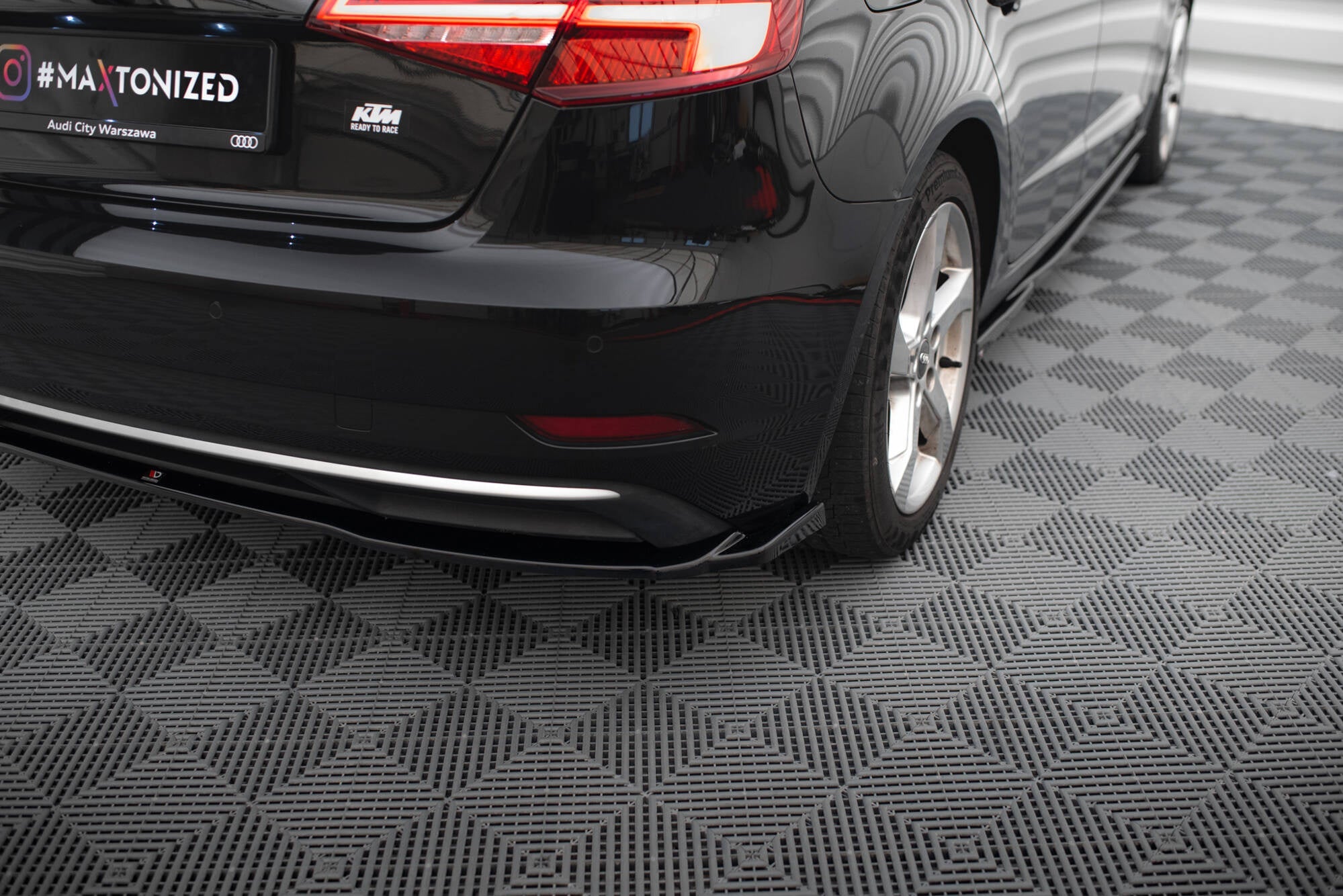 Maxton Design Splitters laterales traseros para Audi A3 Sportback 8V Facelift - imagen 3