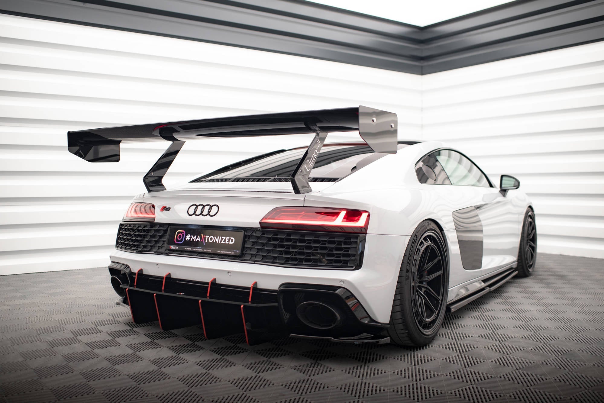 Maxton Design Splitters laterales traseros para Audi R8 Mk2 Facelift - imagen 2