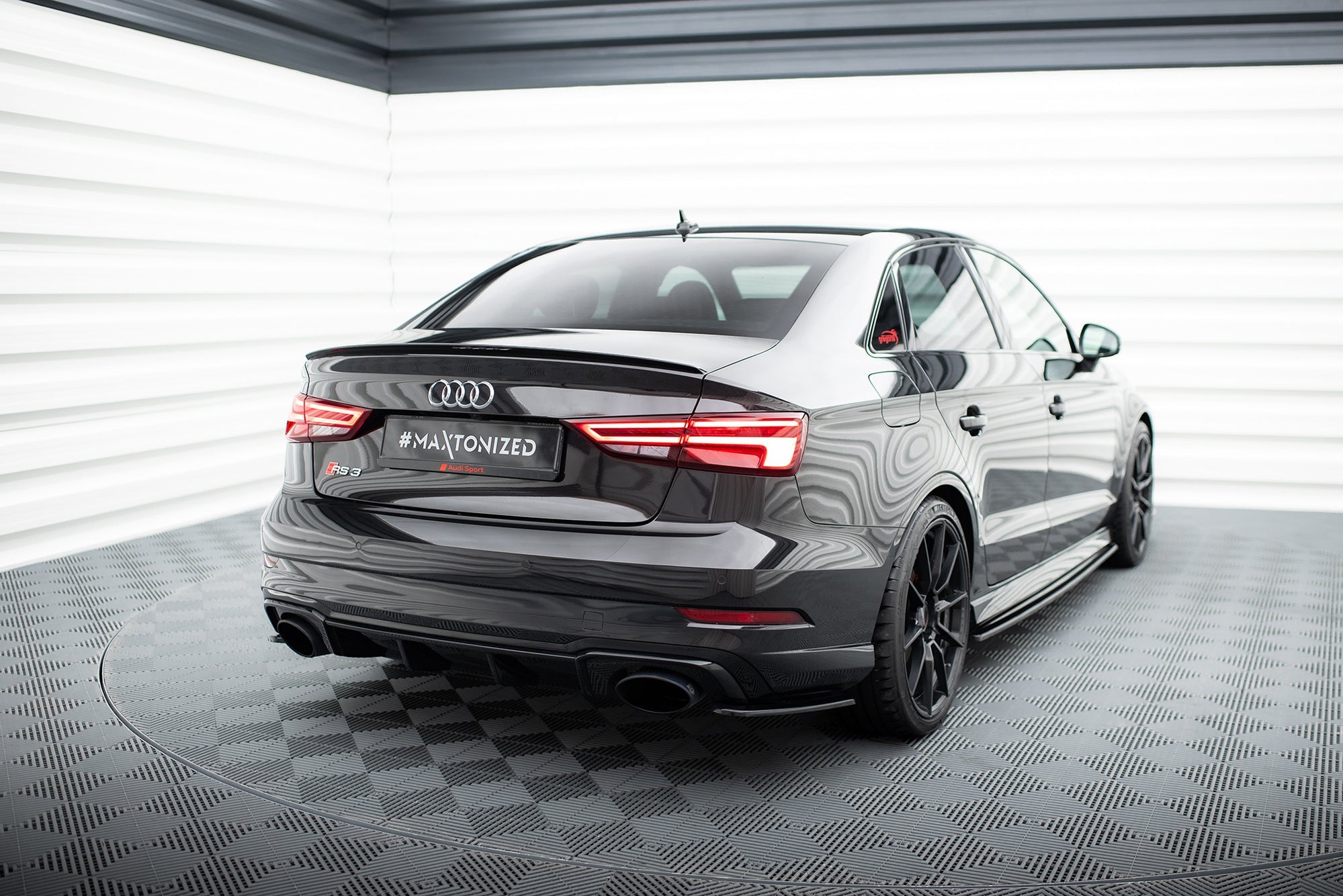 Maxton Design Splitters laterales traseros para Audi RS3 Sedan 8V Facelift - imagen 3