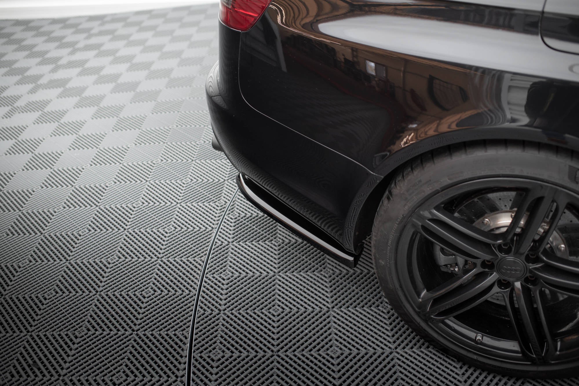 Maxton Design Splitters laterales traseros para Audi RS6 Avant C6 - imagen 2