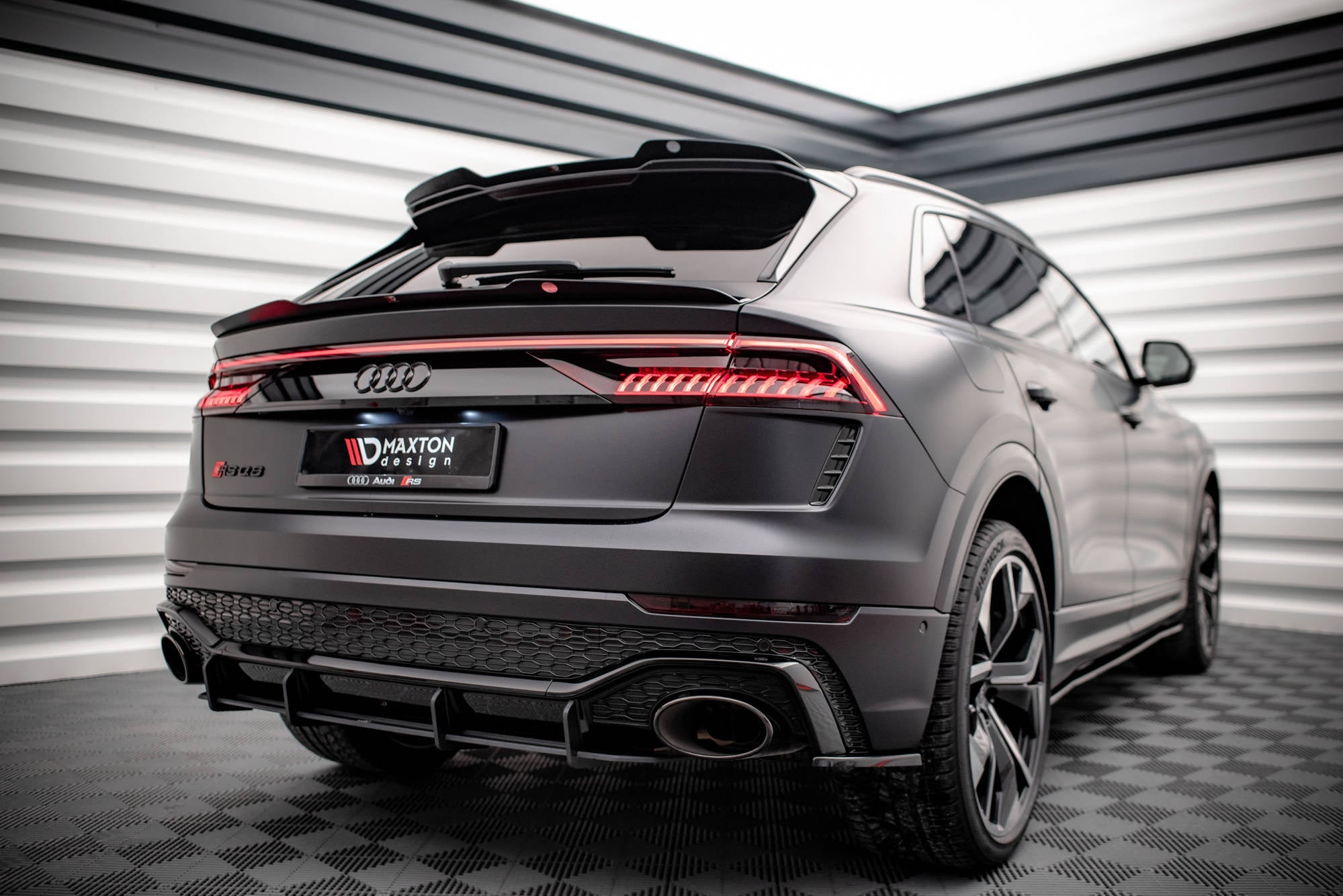 Maxton Design Splitters laterales traseros para Audi RSQ8 Mk1 - imagen 2