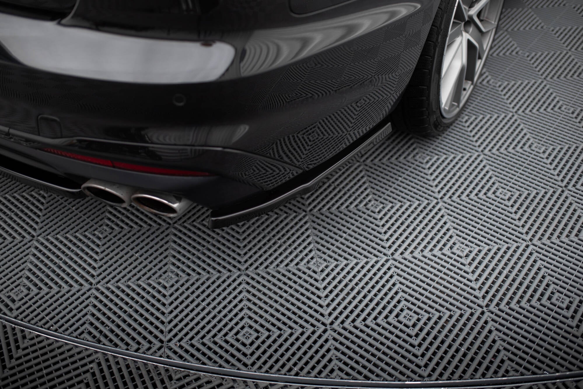 Maxton Design Splitters laterales traseros para Audi S4 B9 Facelift - imagen 1