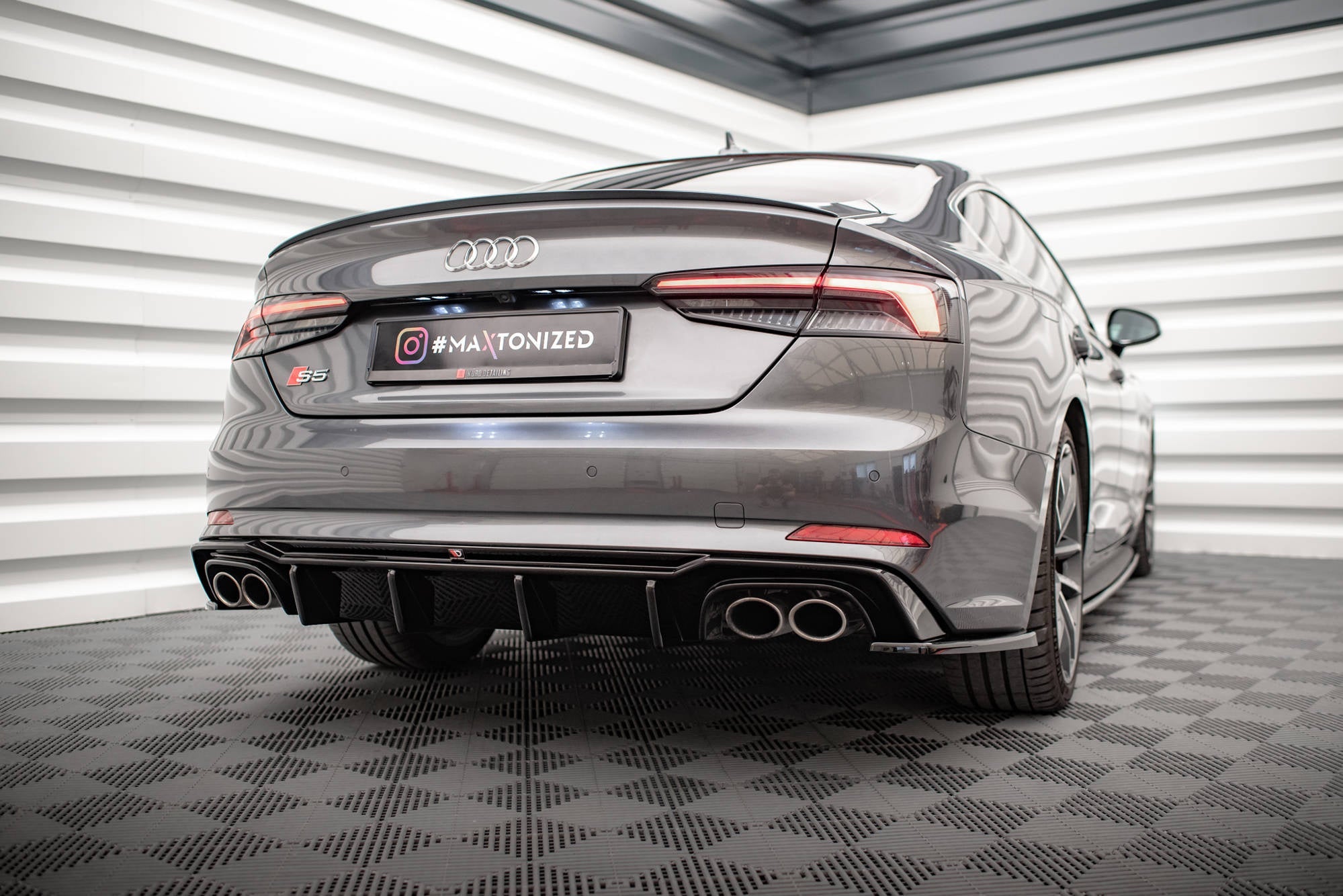 Maxton Design Splitters laterales traseros para Audi S5 Sportback F5 - imagen 3