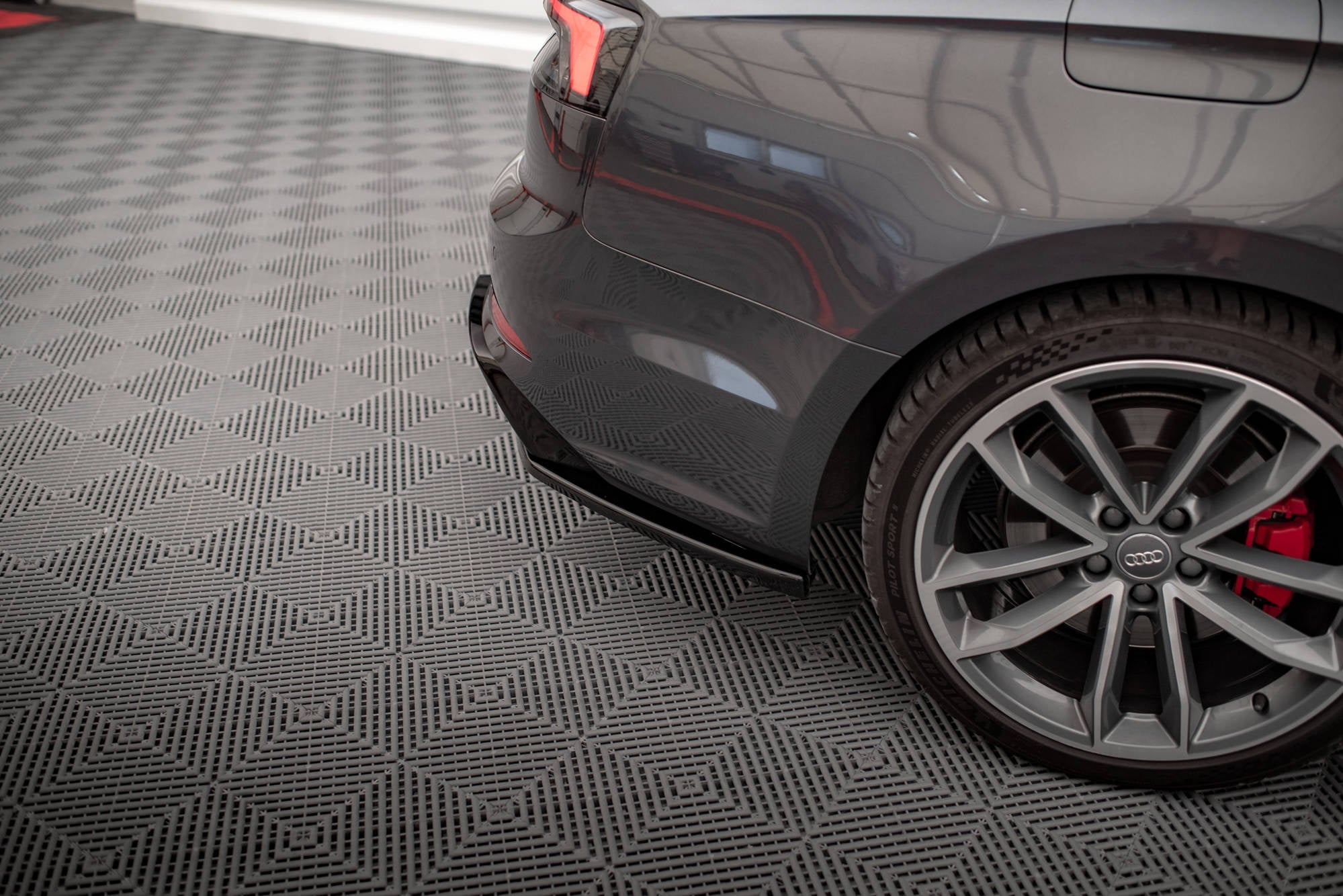 Maxton Design Splitters laterales traseros para Audi S5 Sportback F5 - imagen 4