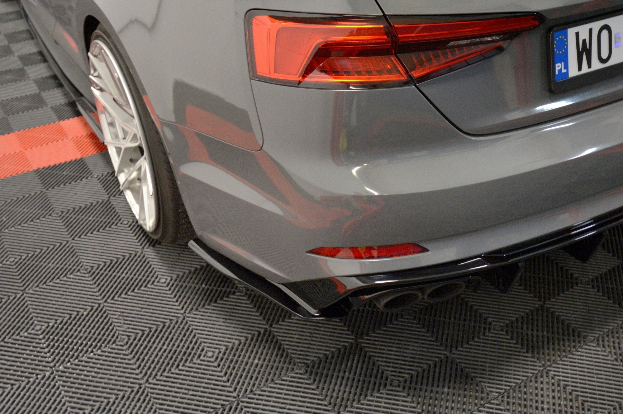 Maxton Design Splitters laterales traseros para Audi S5 F5 Coupe - imagen 1