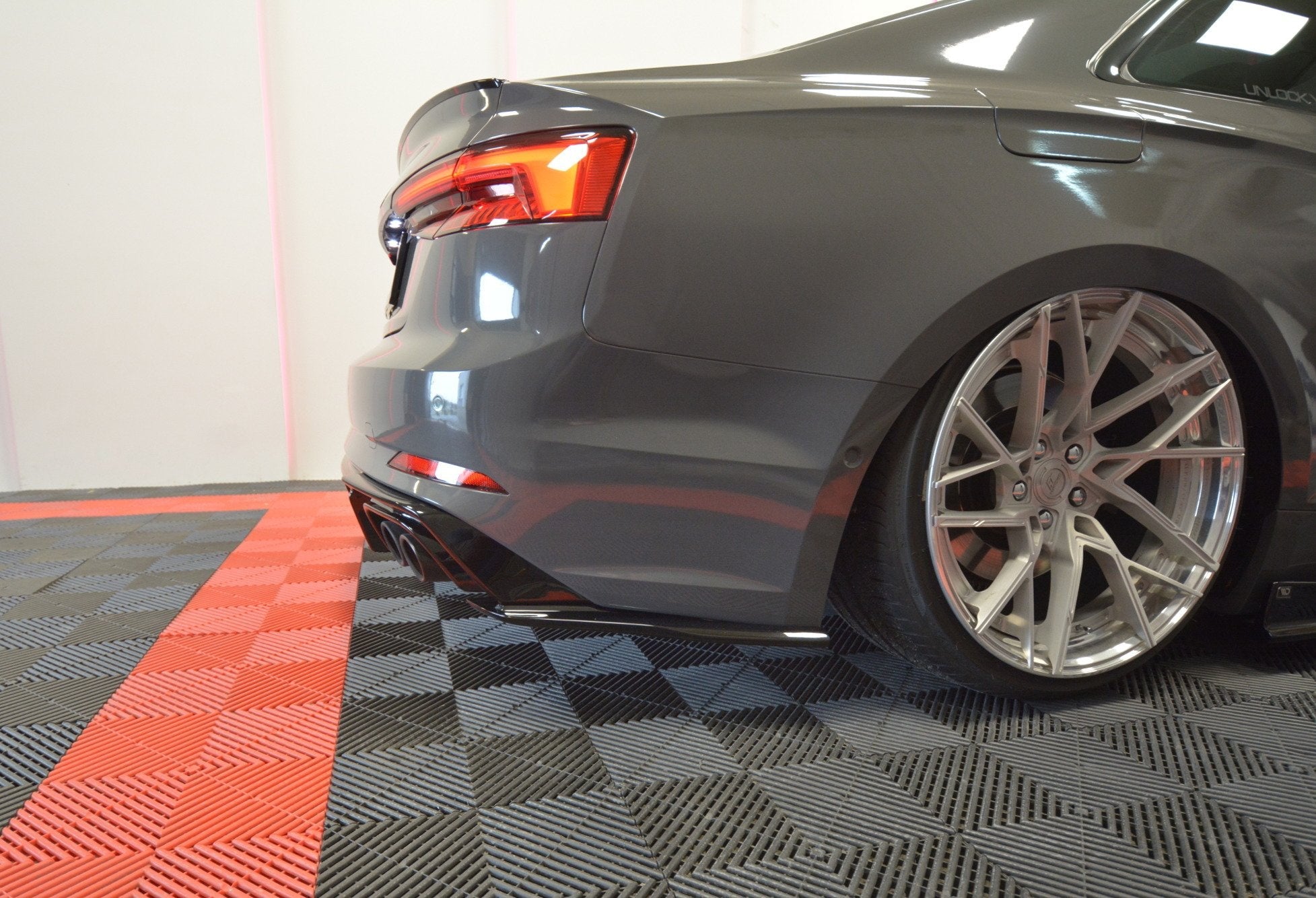 Maxton Design Splitters laterales traseros para Audi S5 F5 Coupe - imagen 4