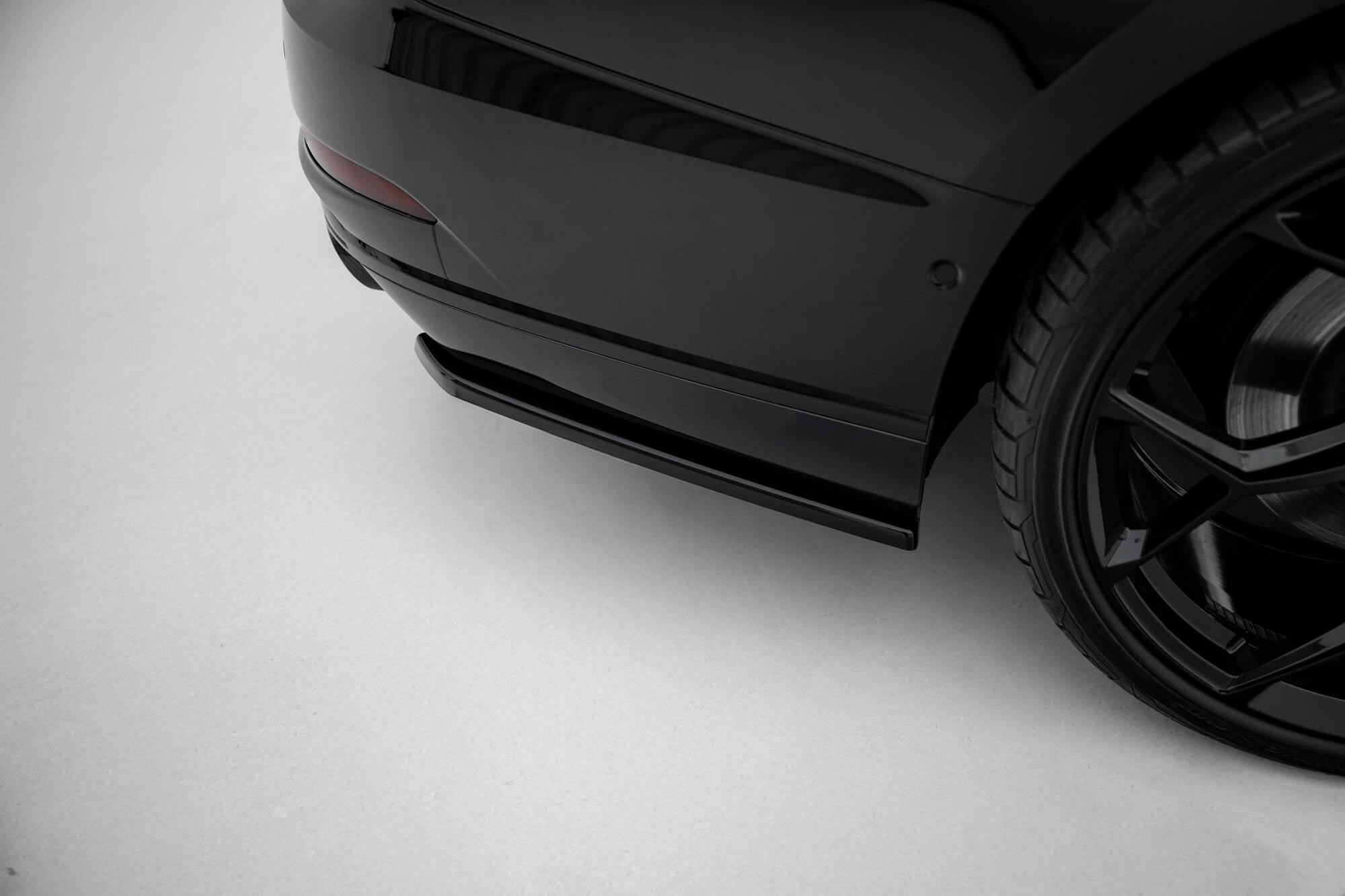 Maxton Design Splitters laterales traseros para Audi S8 D5 - imagen 3