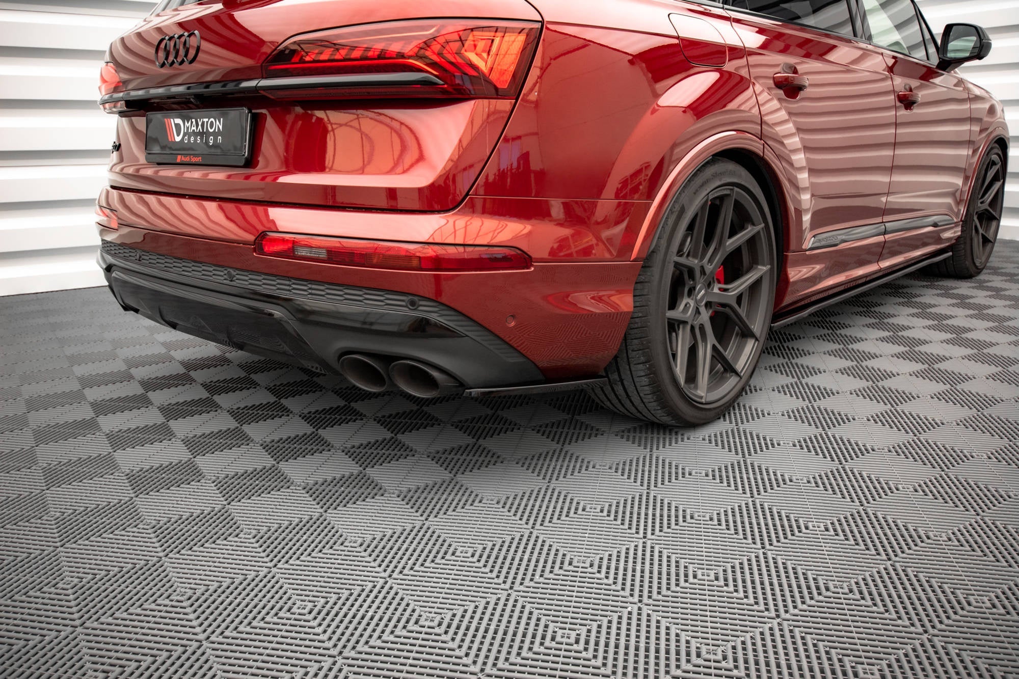 Maxton Design Splitters laterales traseros para Audi SQ7 Mk2 (4M) Facelift - imagen 1