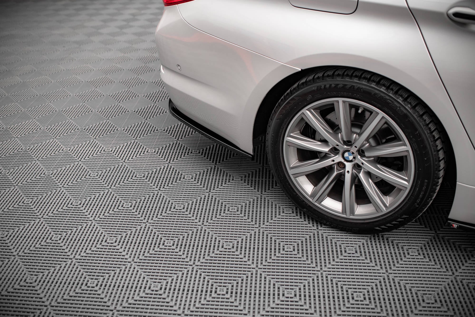 Maxton Design Splitters laterales traseros para BMW 5 G30 / G31 - imagen 2