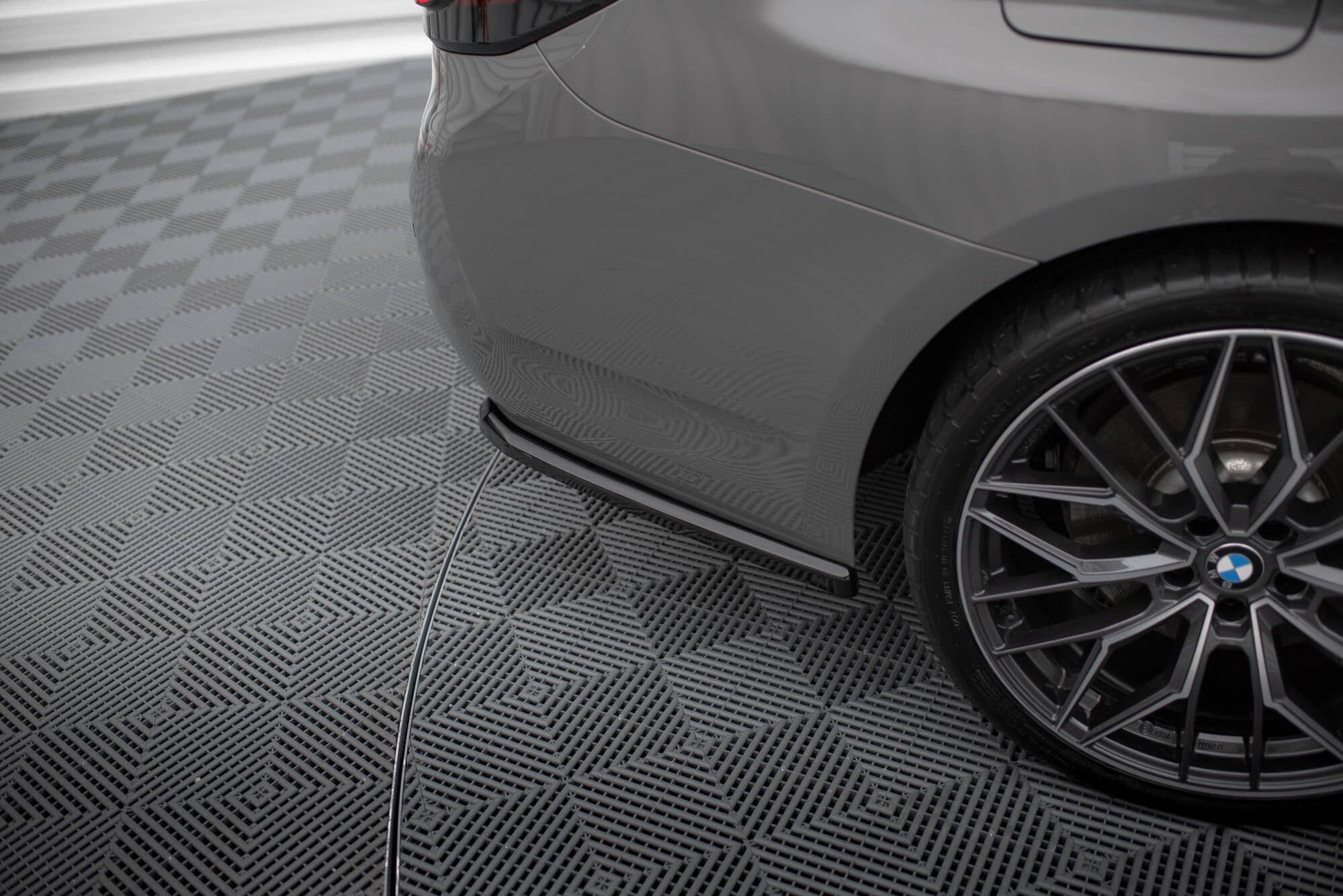 Maxton Design Splitters laterales traseros para BMW 5 G30 / G31 Facelift - imagen 3