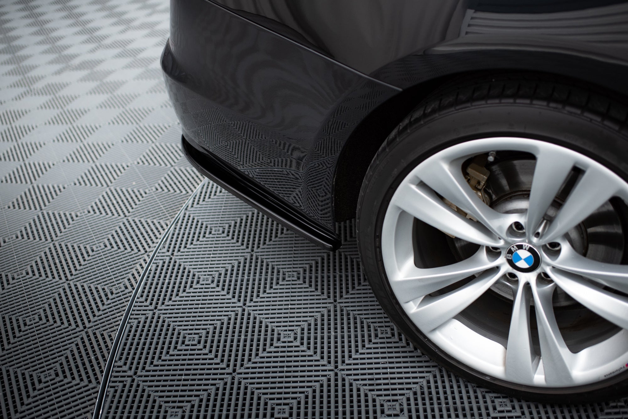 Maxton Design Splitters laterales traseros para BMW 5 GT F07 - imagen 2