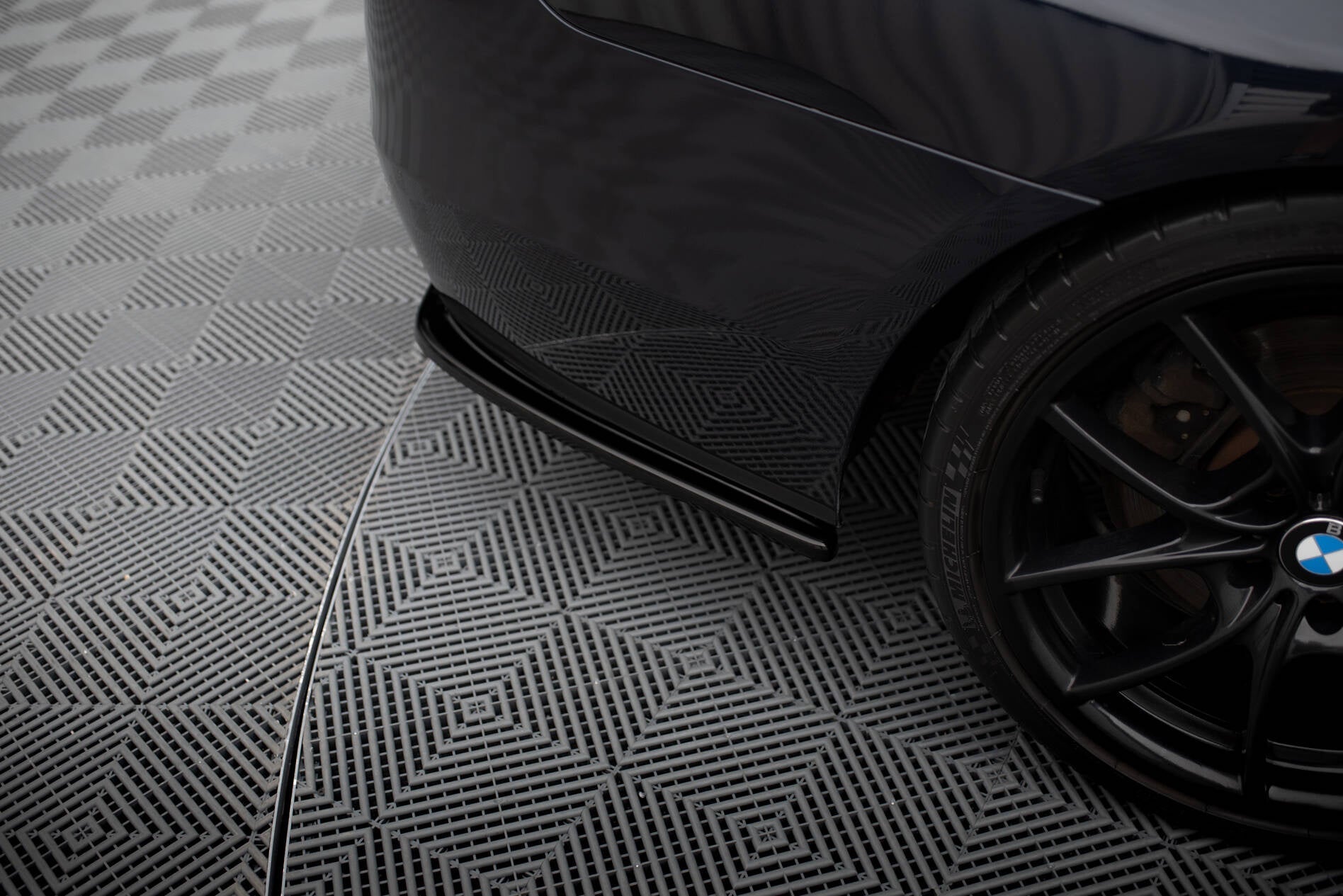 Maxton Design Splitters laterales traseros para BMW 5 M-Pack Sedan /Touring F10/F11 (para two single Exhaust ends) - imagen 3
