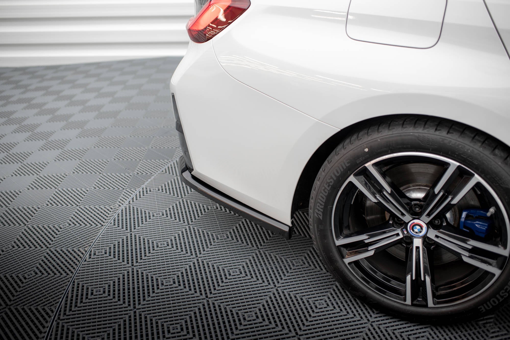Maxton Design Splitters laterales traseros para BMW M-Pack G20 / G21 Facelift - imagen 3